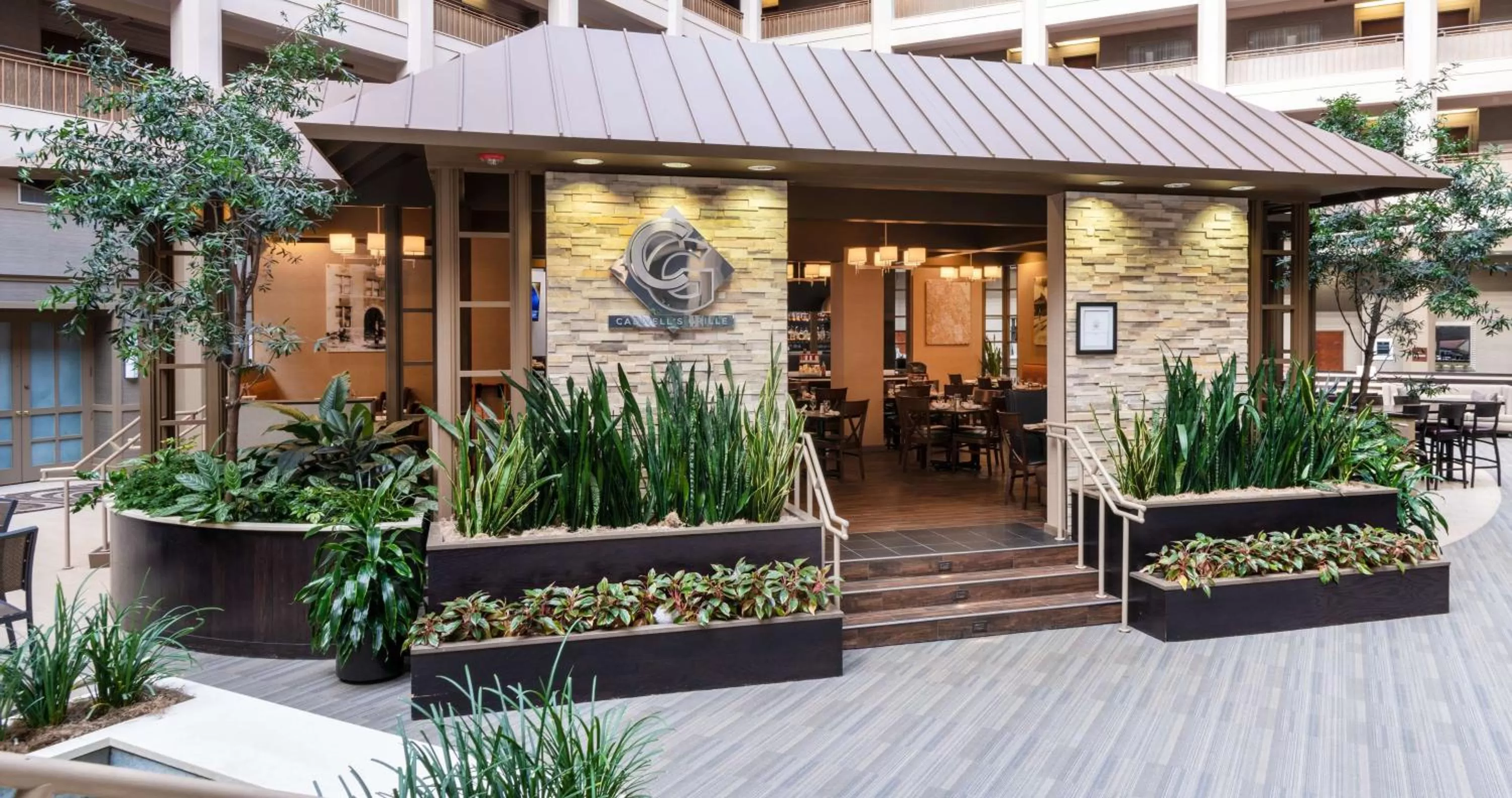 Restaurant/places to eat in Embassy Suites by Hilton Chicago North Shore Deerfield