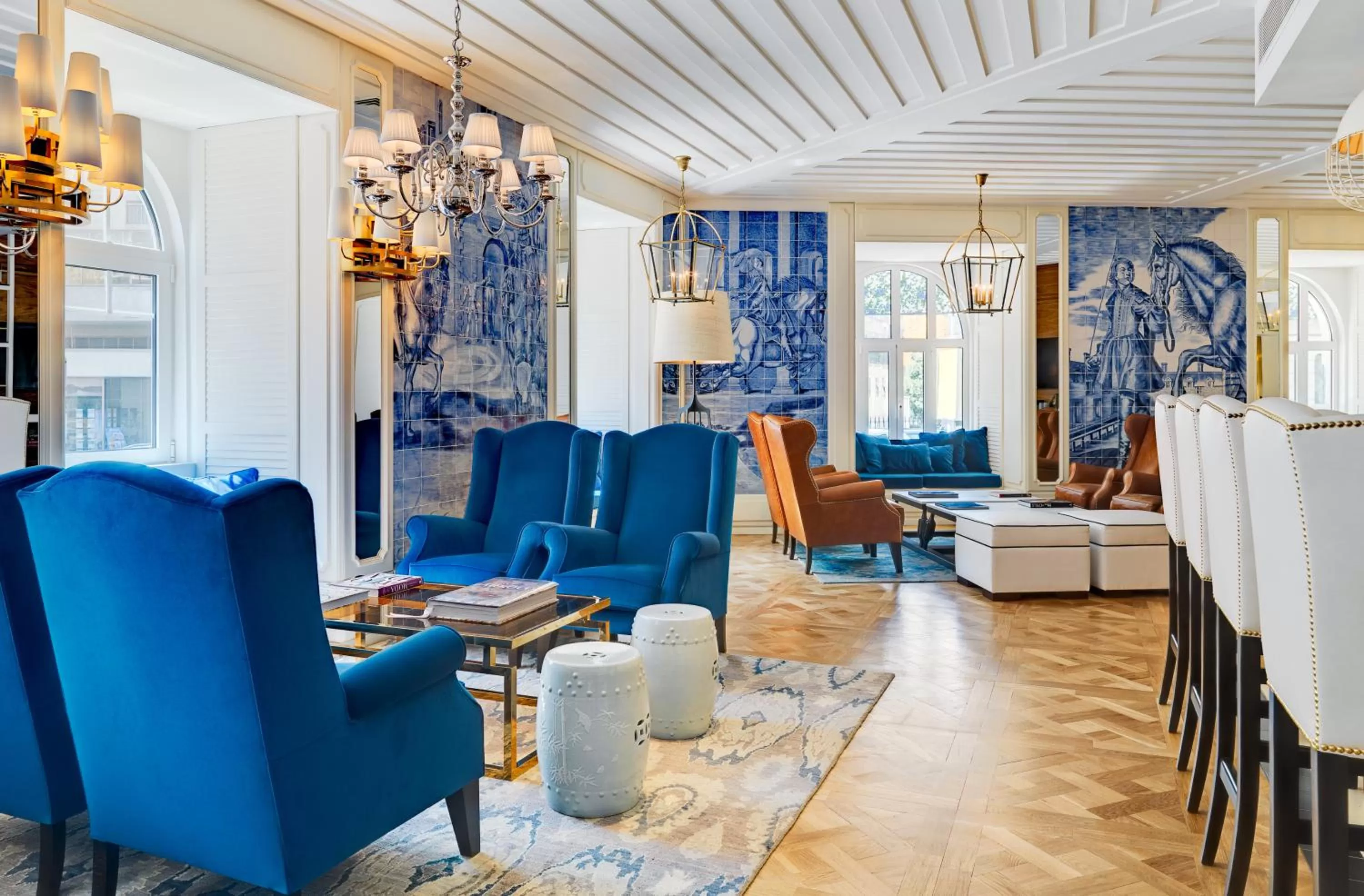 Lounge or bar in H10 Duque de Loule