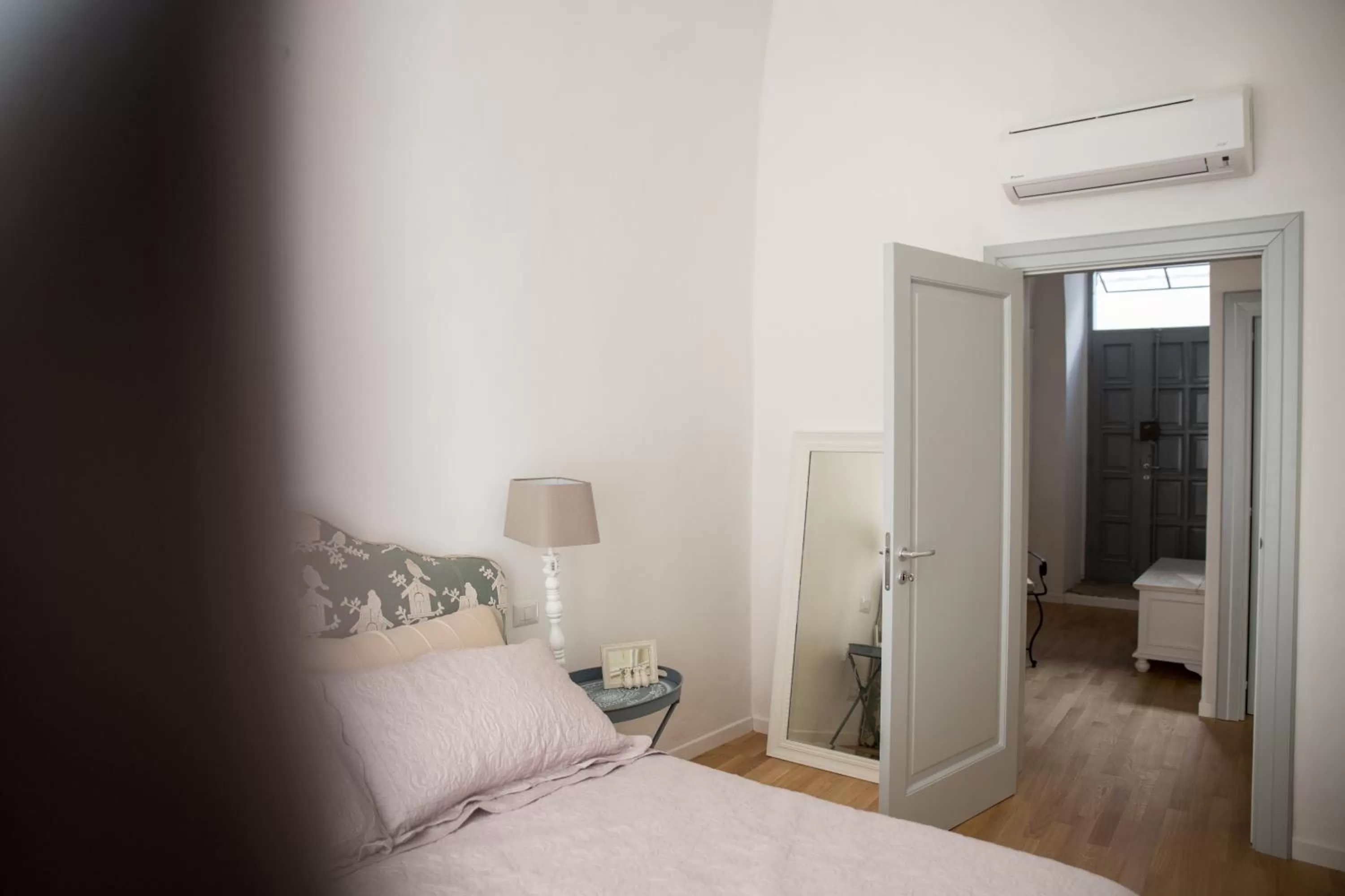 Photo of the whole room, Bed in Palazzo Siena De Facendis