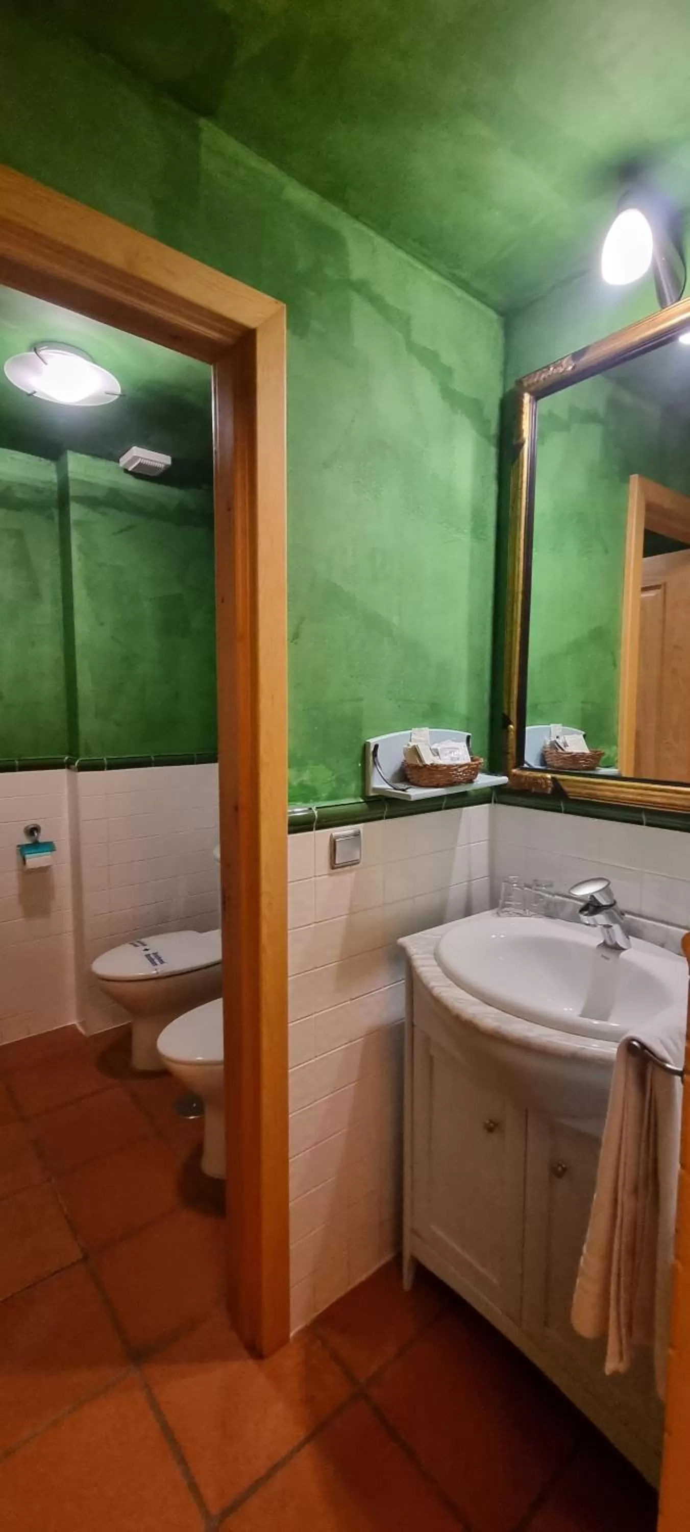 Bathroom in Hotel Sara De Ur