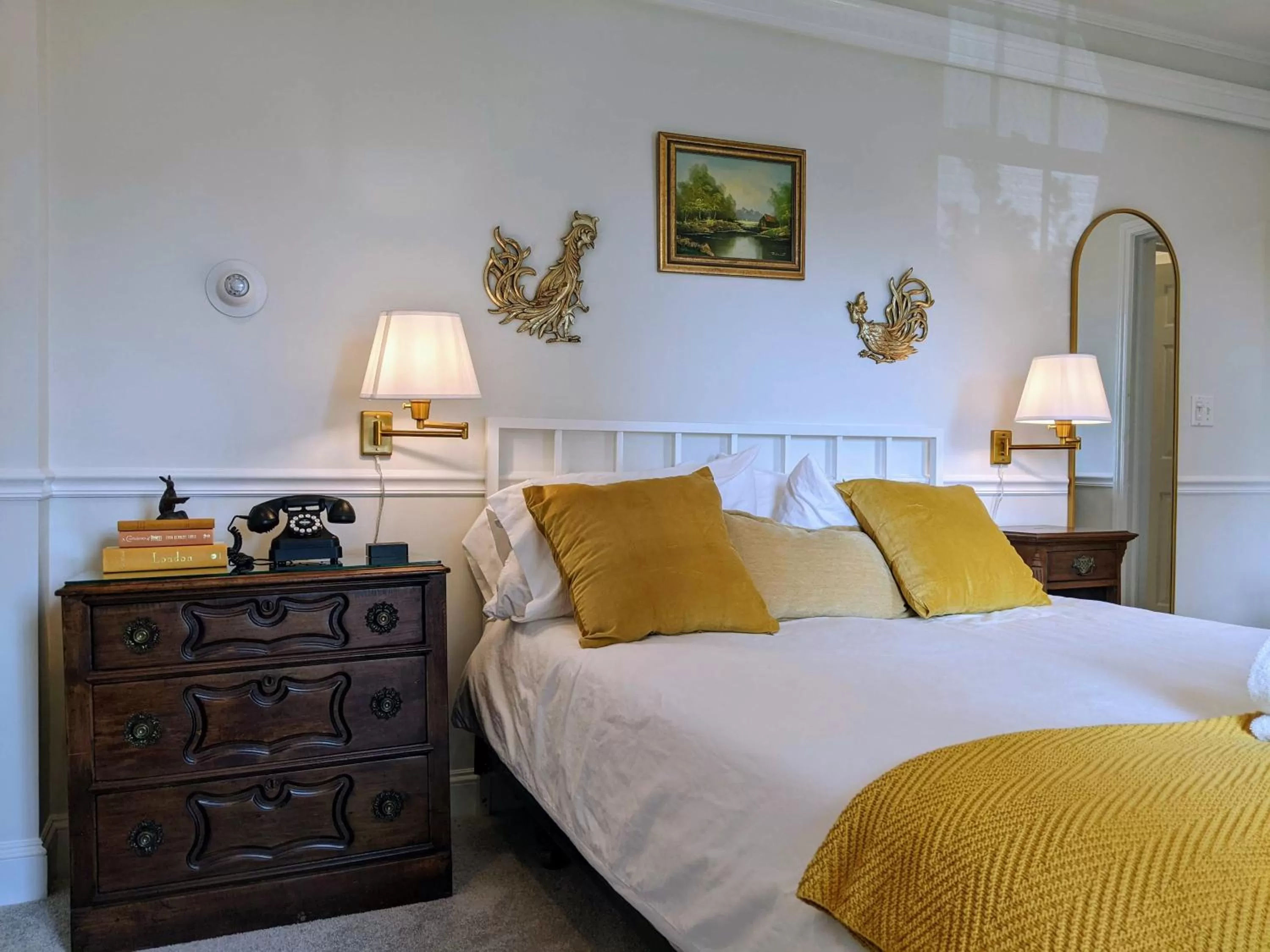 Bed in Stanton House Inn