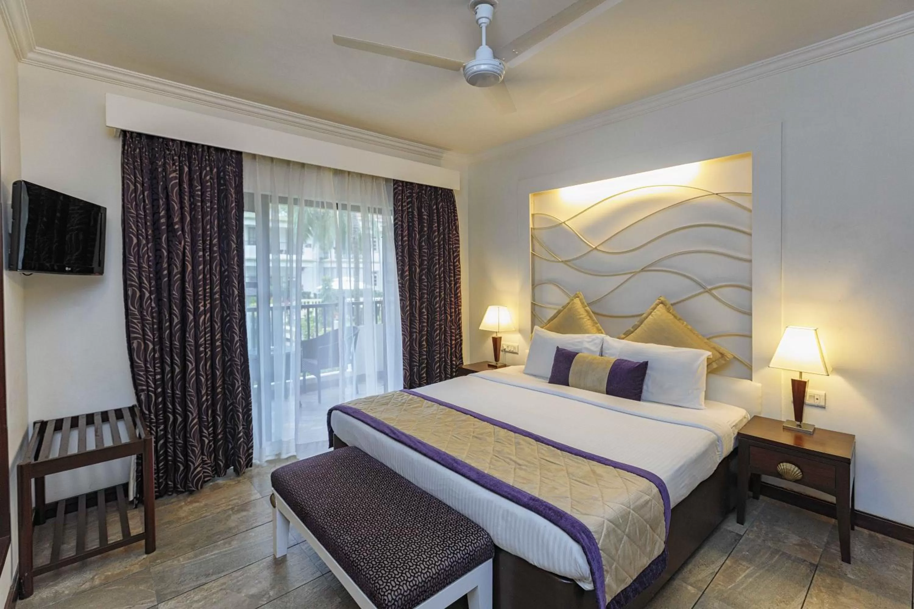 Bedroom, Bed in Sonesta Inns - Candolim