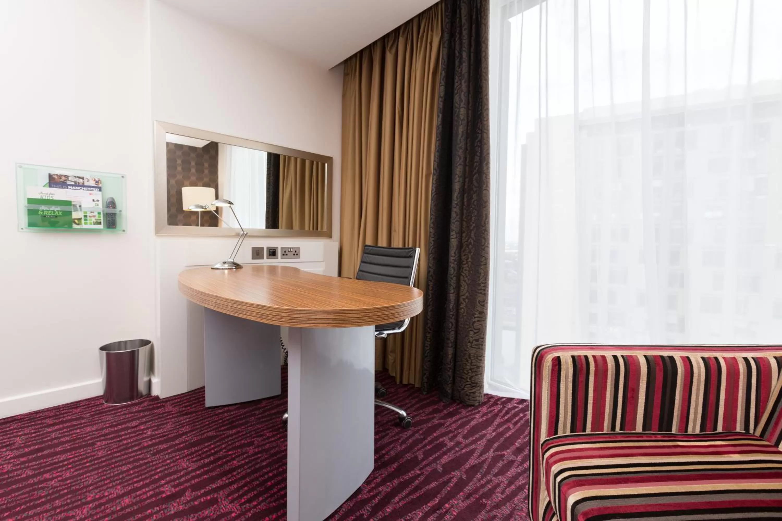 Photo of the whole room in Holiday Inn Manchester-Mediacityuk by IHG