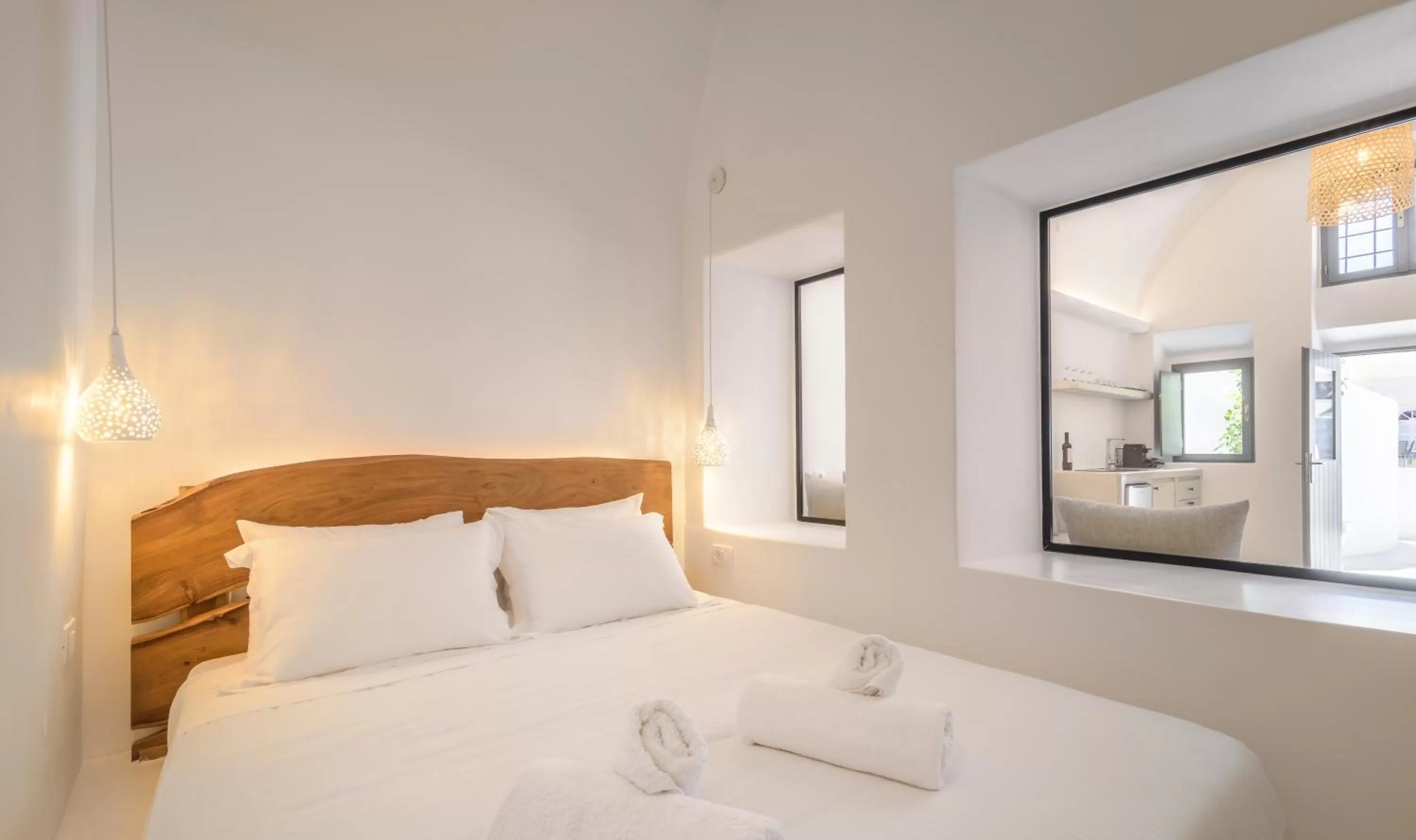 Bedroom, Bed in Anila Suites