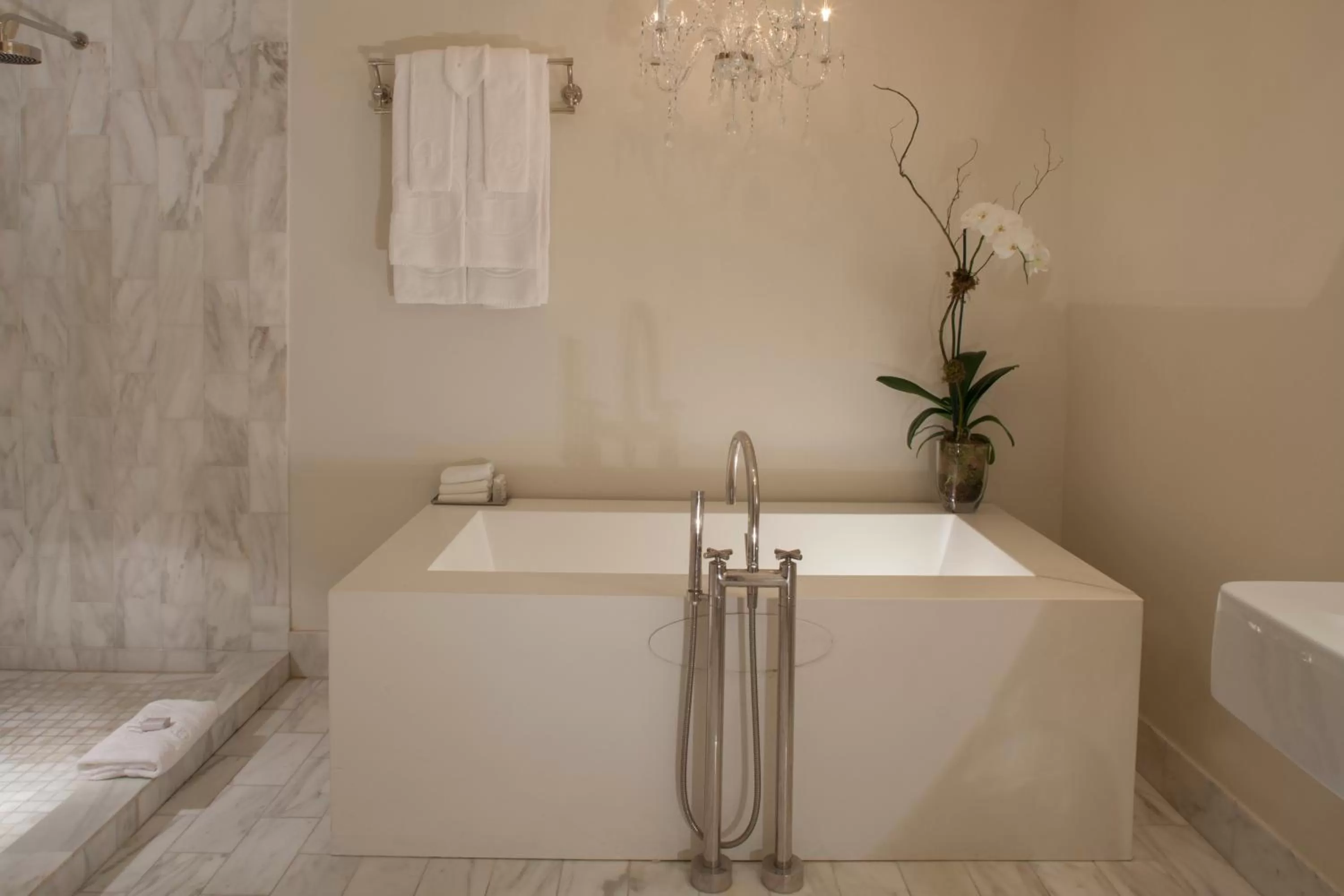 Bathroom in International House Hotel