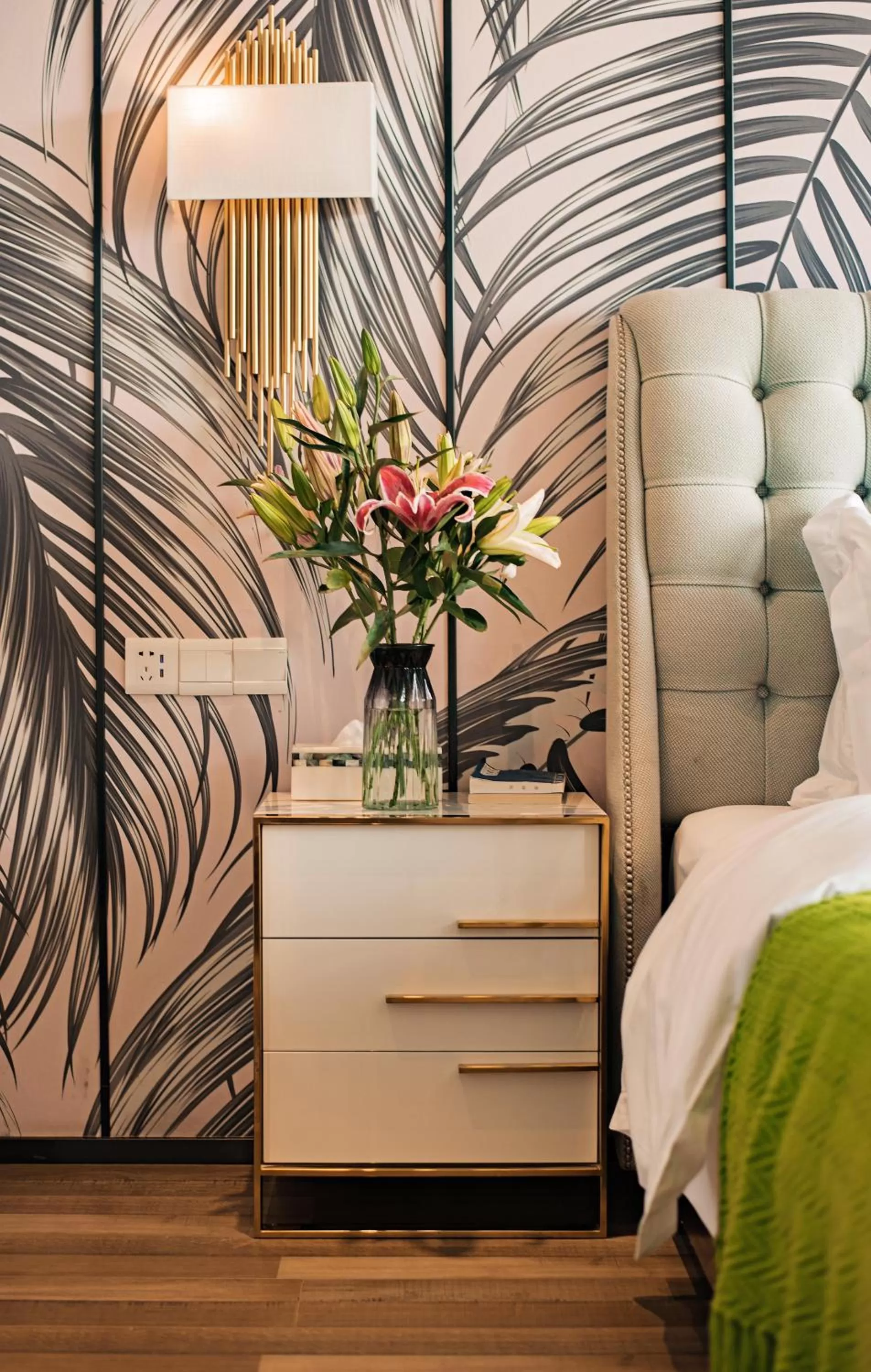 Living room, Bed in Li River Resort Villa Hotel