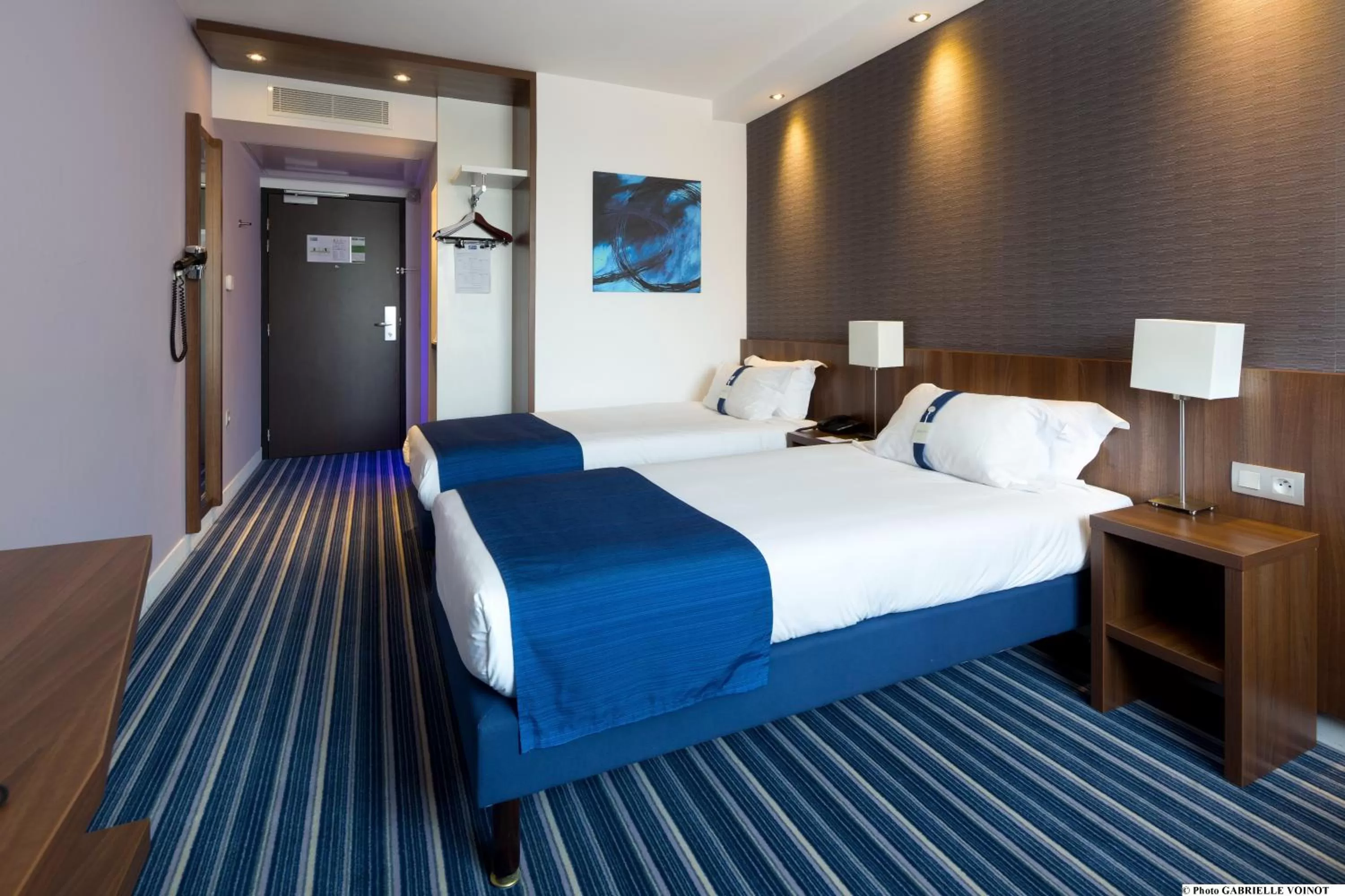 Facility for disabled guests, Bed in Holiday Inn Express Montpellier - Odysseum by IHG