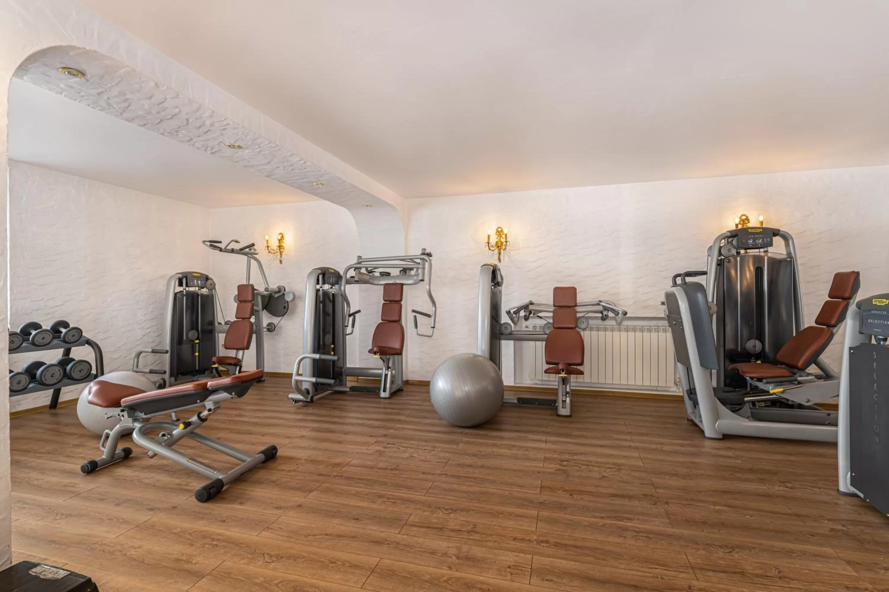 Fitness centre/facilities in Aurelius Imparatul Romanilor Hotel & SPA