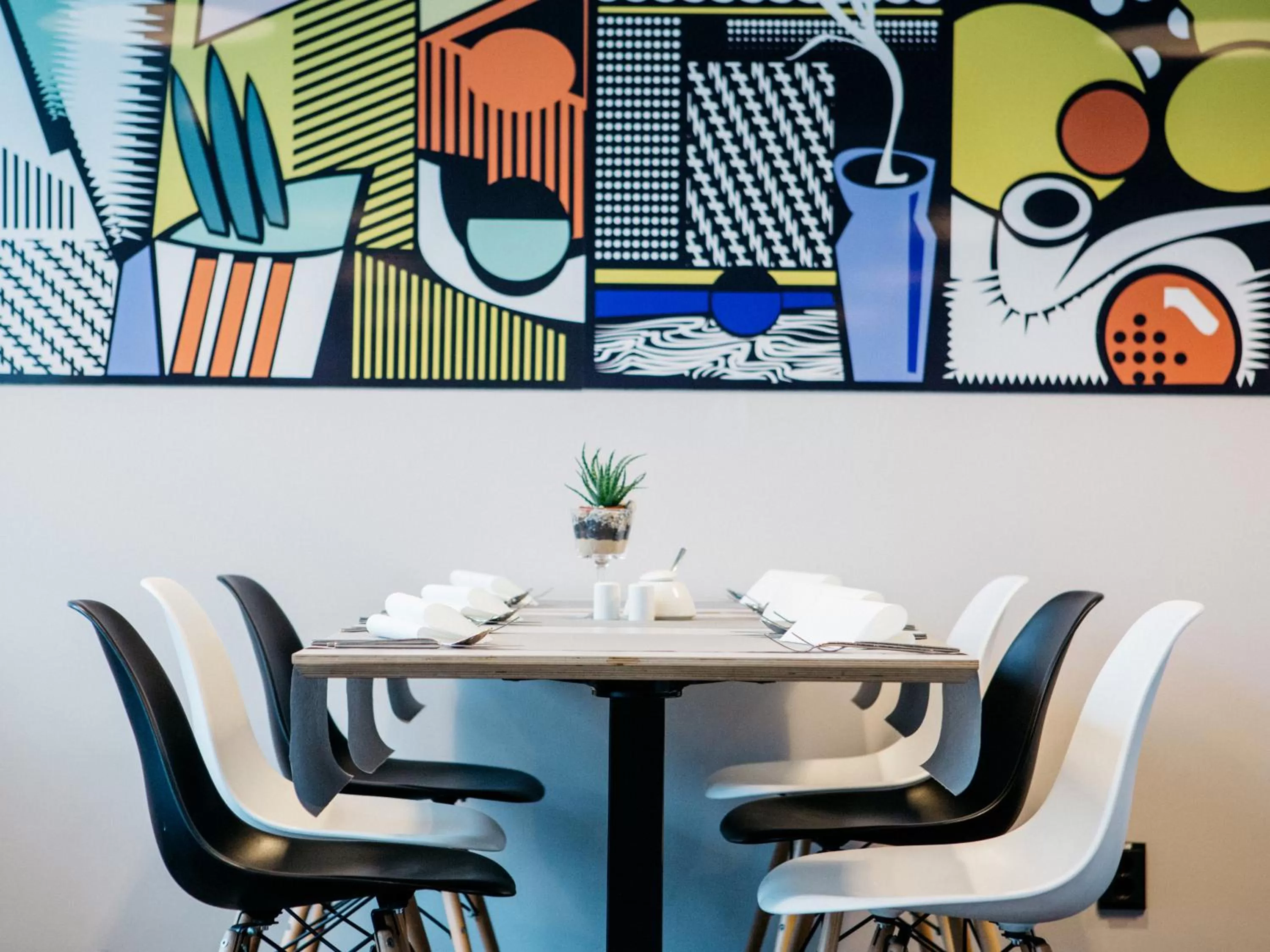 Restaurant/places to eat in Q Hotel Kraków