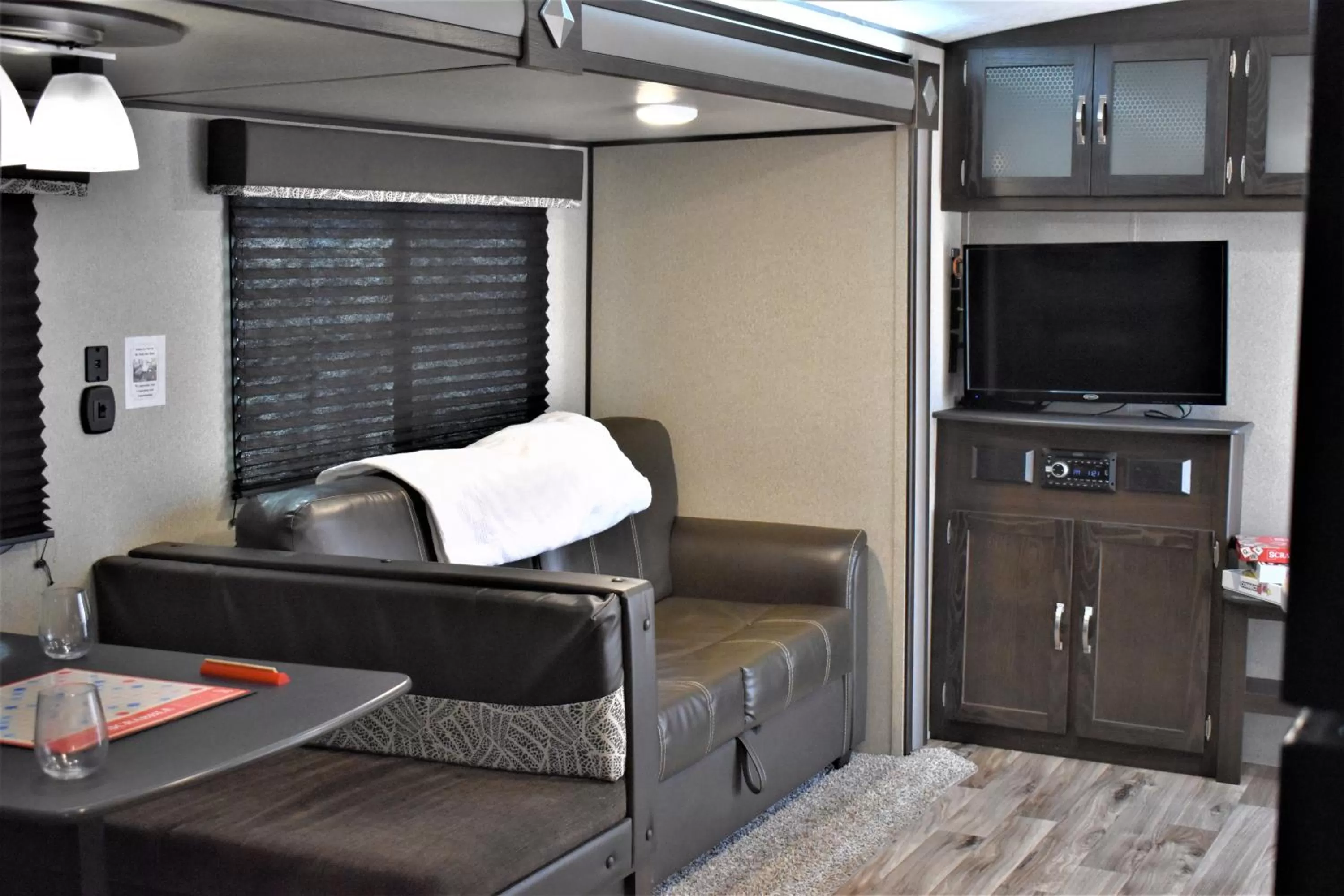 TV and multimedia in Grand Canyon RV Glamping