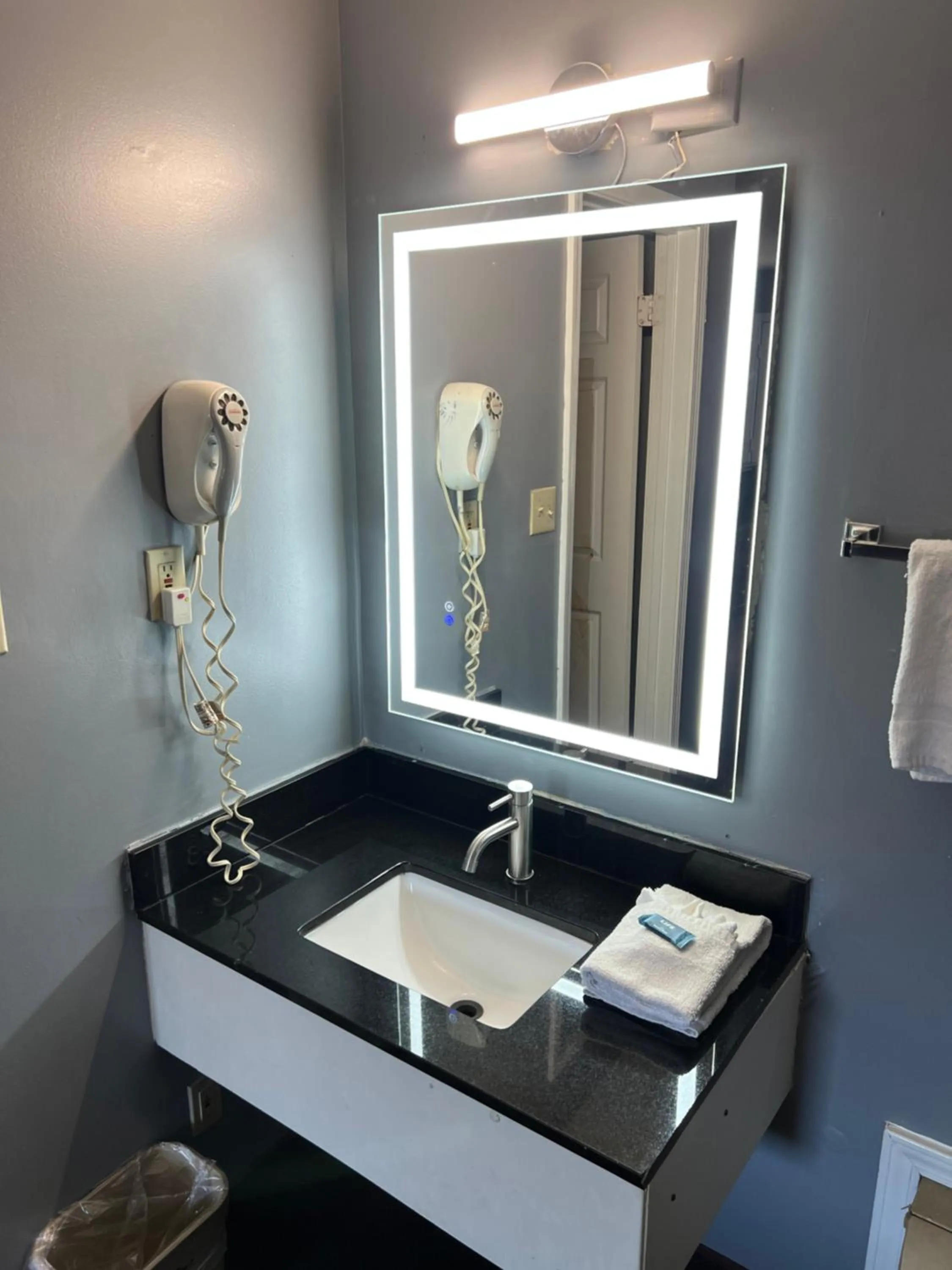 Executive Inn and Suites - Jackson