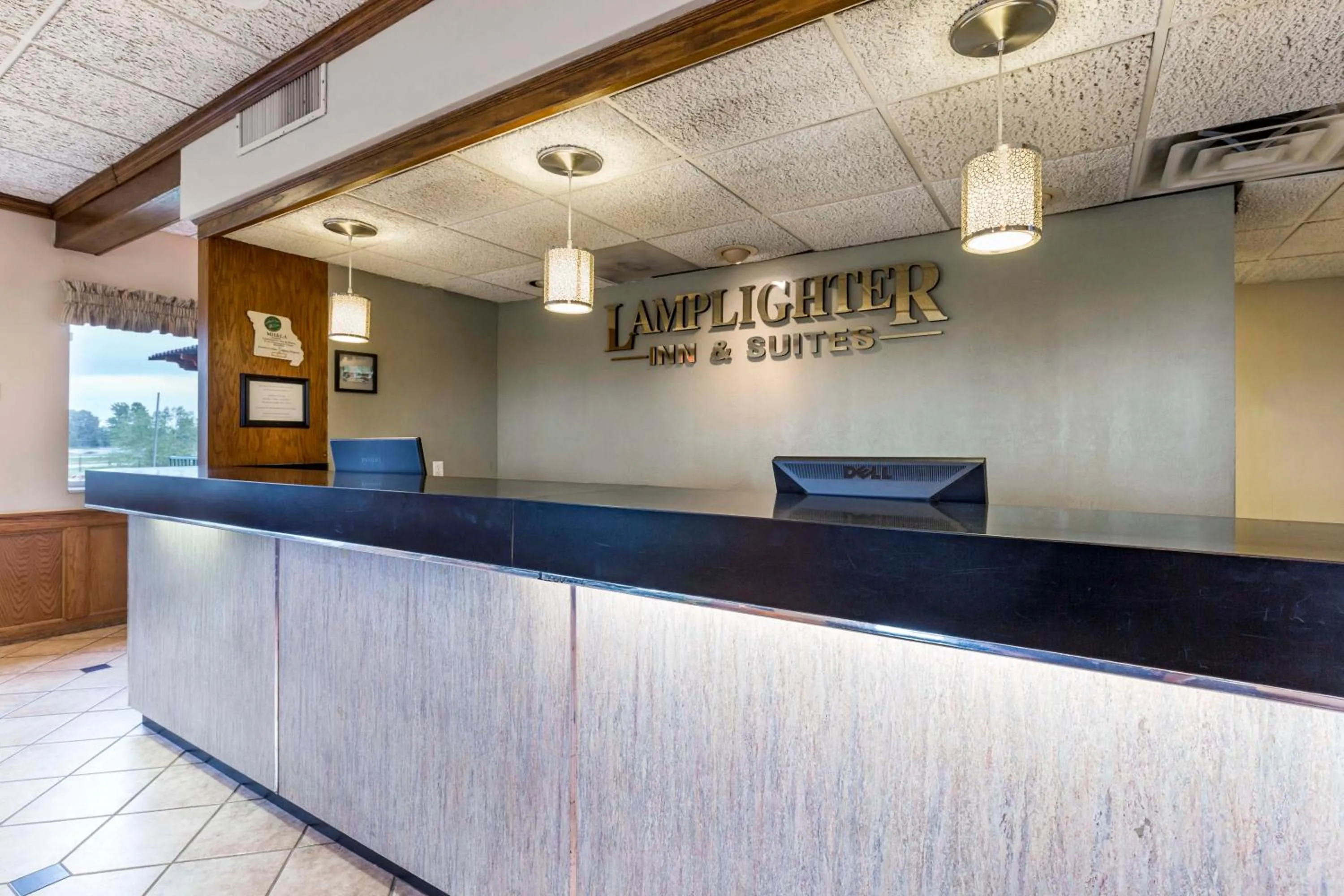 Lamplighter Inn and Suites - North