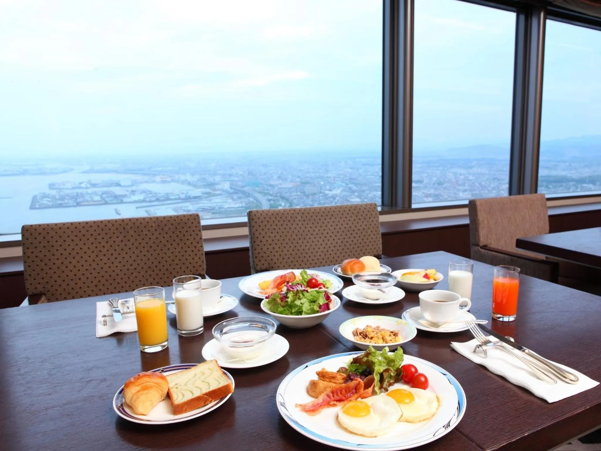 Restaurant/places to eat in Star Gate Hotel Kansai Airport