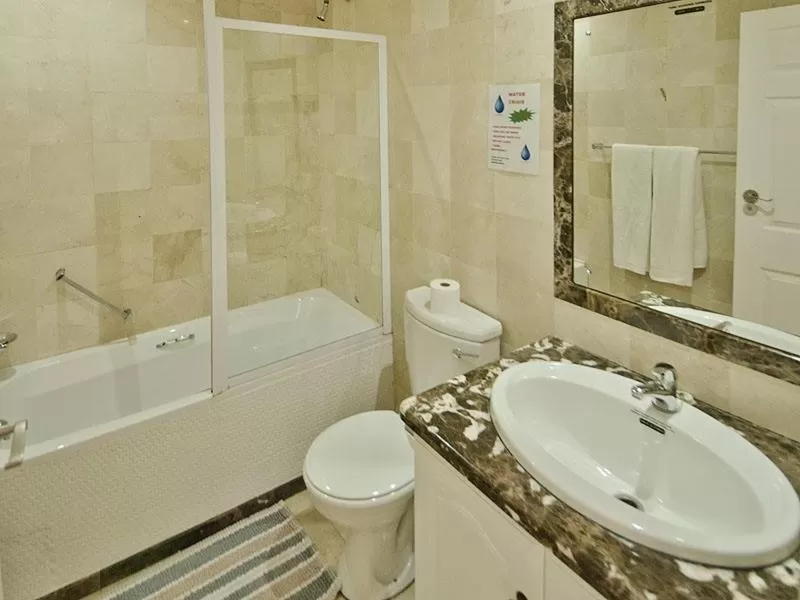 Bathroom in The Russel Hotel