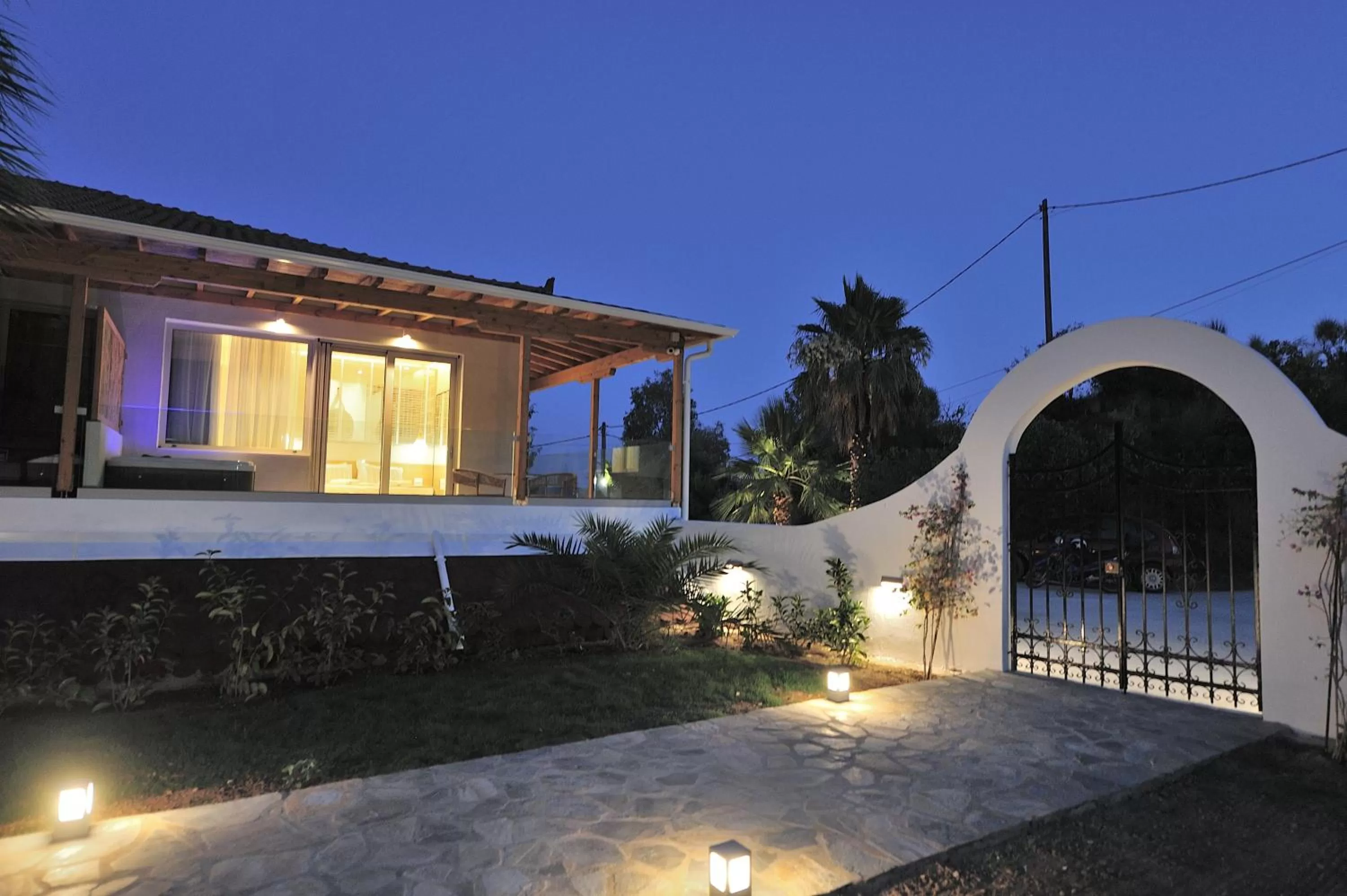 Property Building in Salty Wave Suites