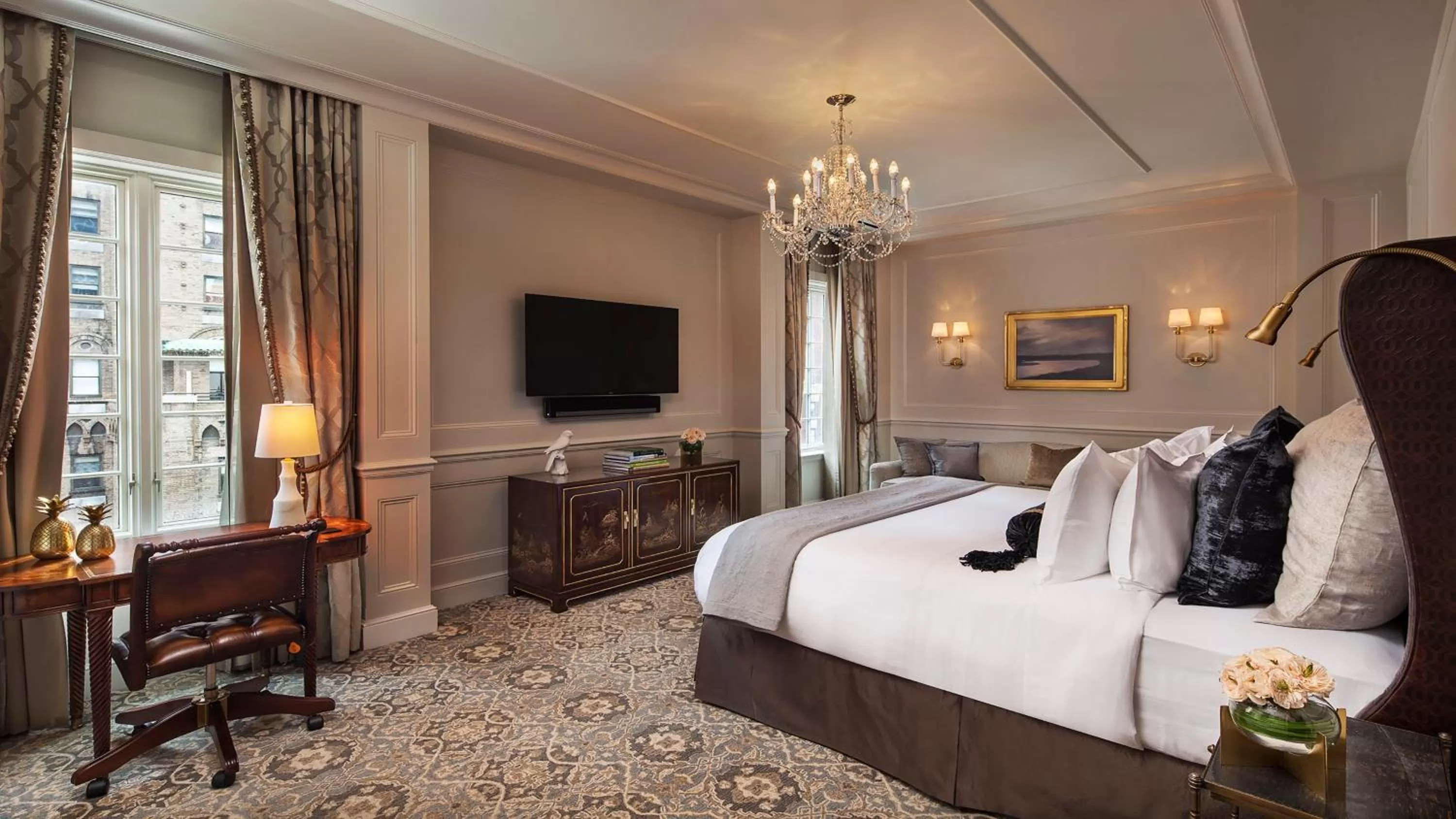 Photo of the whole room, Bed in InterContinental New York Barclay Hotel by IHG