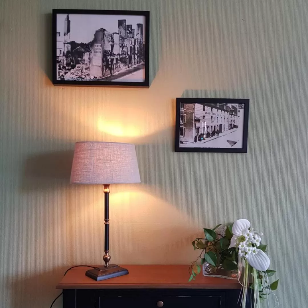 Restaurant/places to eat in Hotel De La Poste