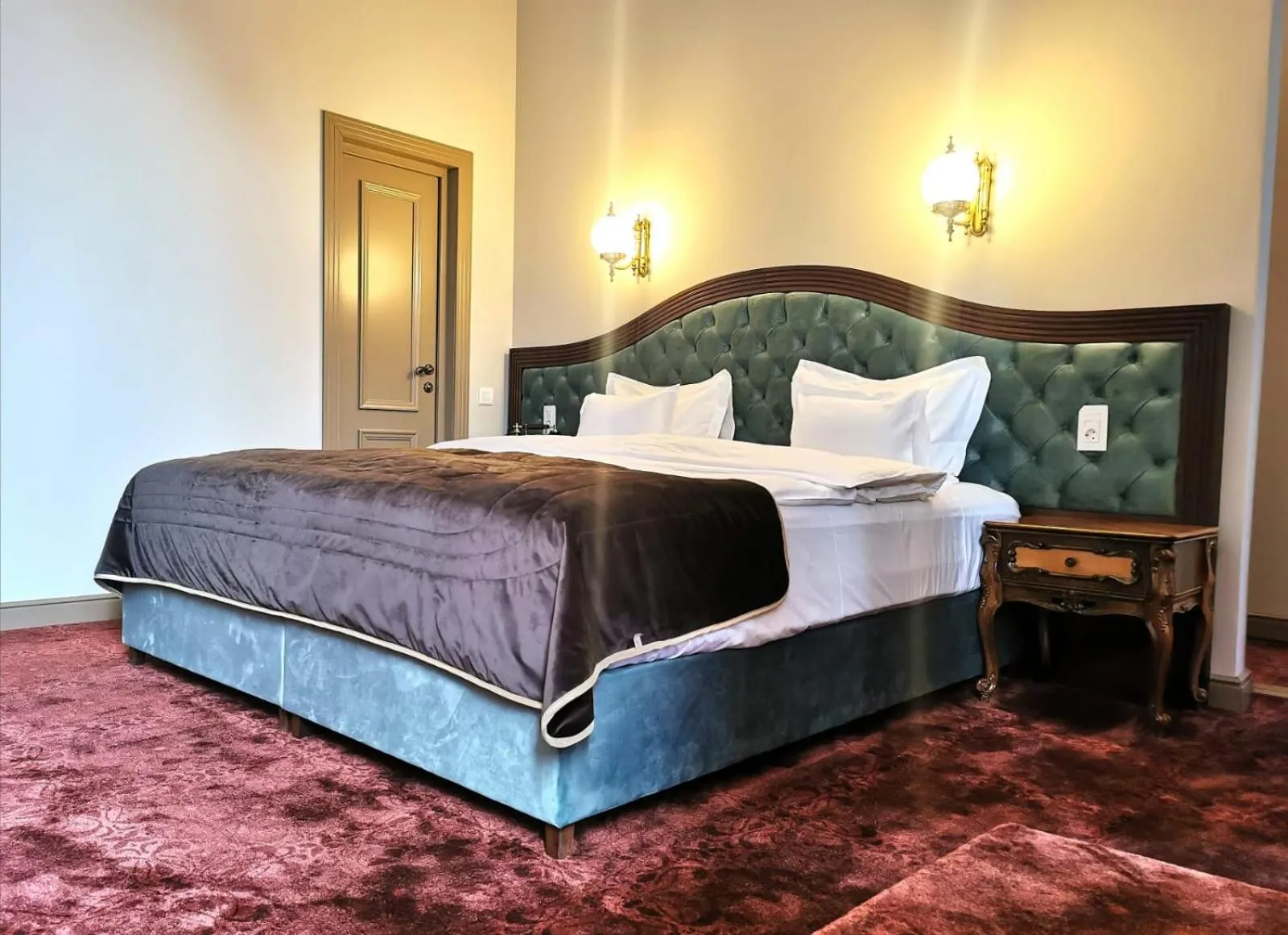 Bed in Grand Hotel Traian