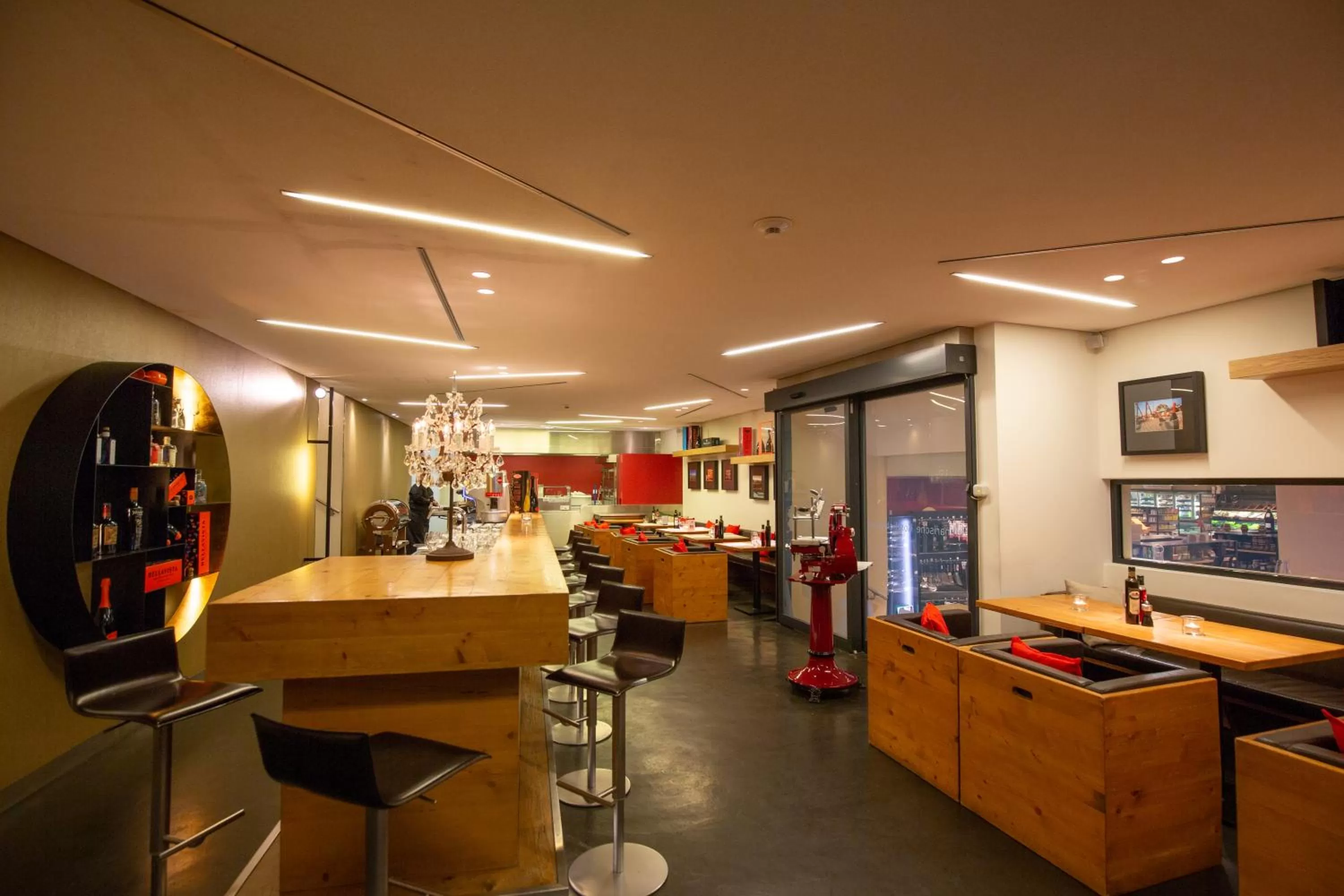 Restaurant/places to eat in Bernerhof Swiss Quality Hotel Gstaad