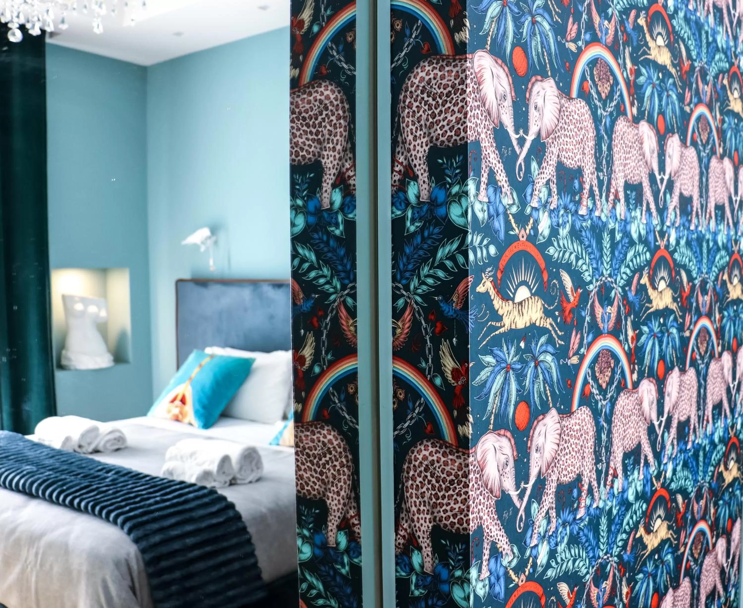 Bedroom, Bed in Aron Only Suites Bed and Breakfast