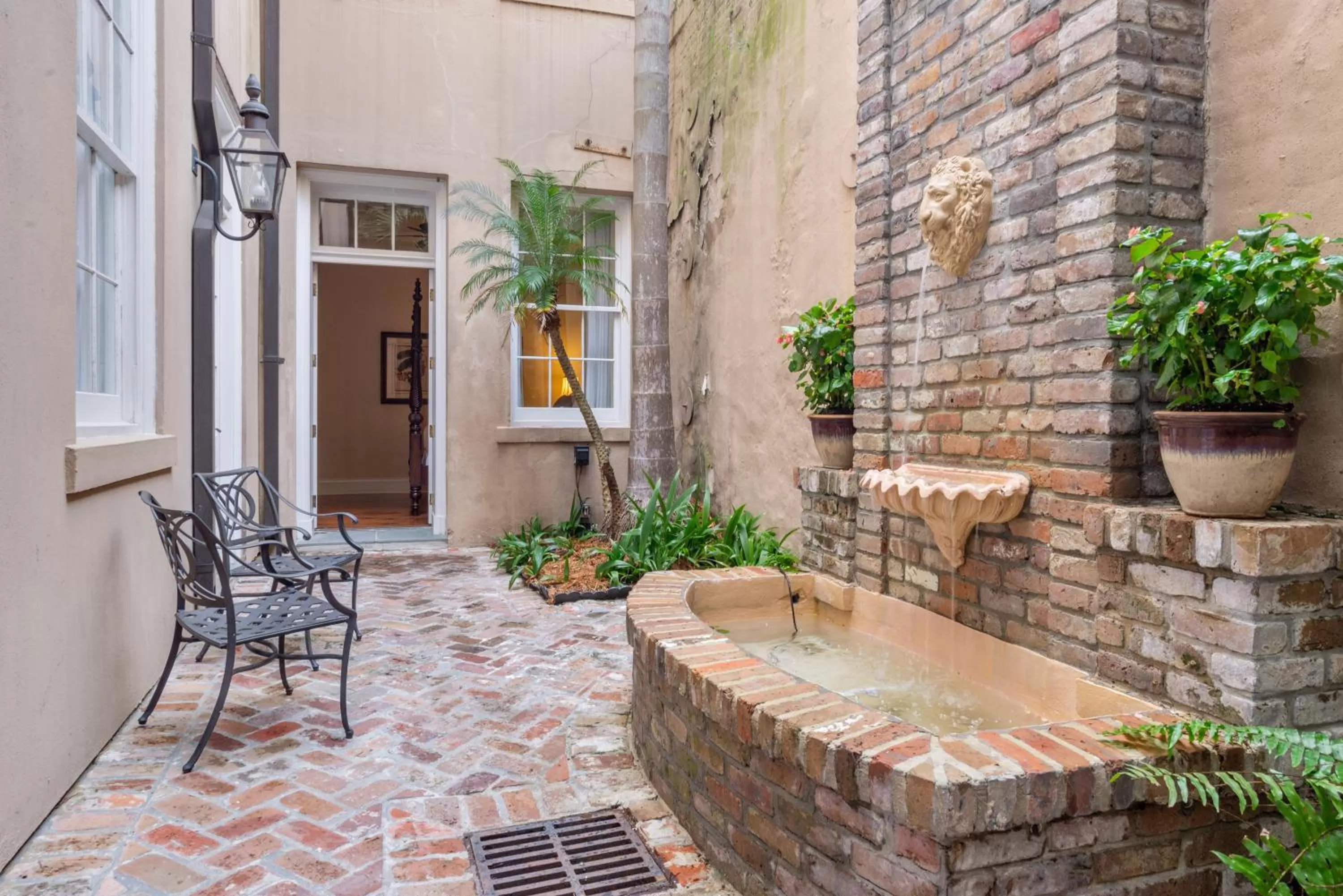 Garden in voco St James Hotel by IHG