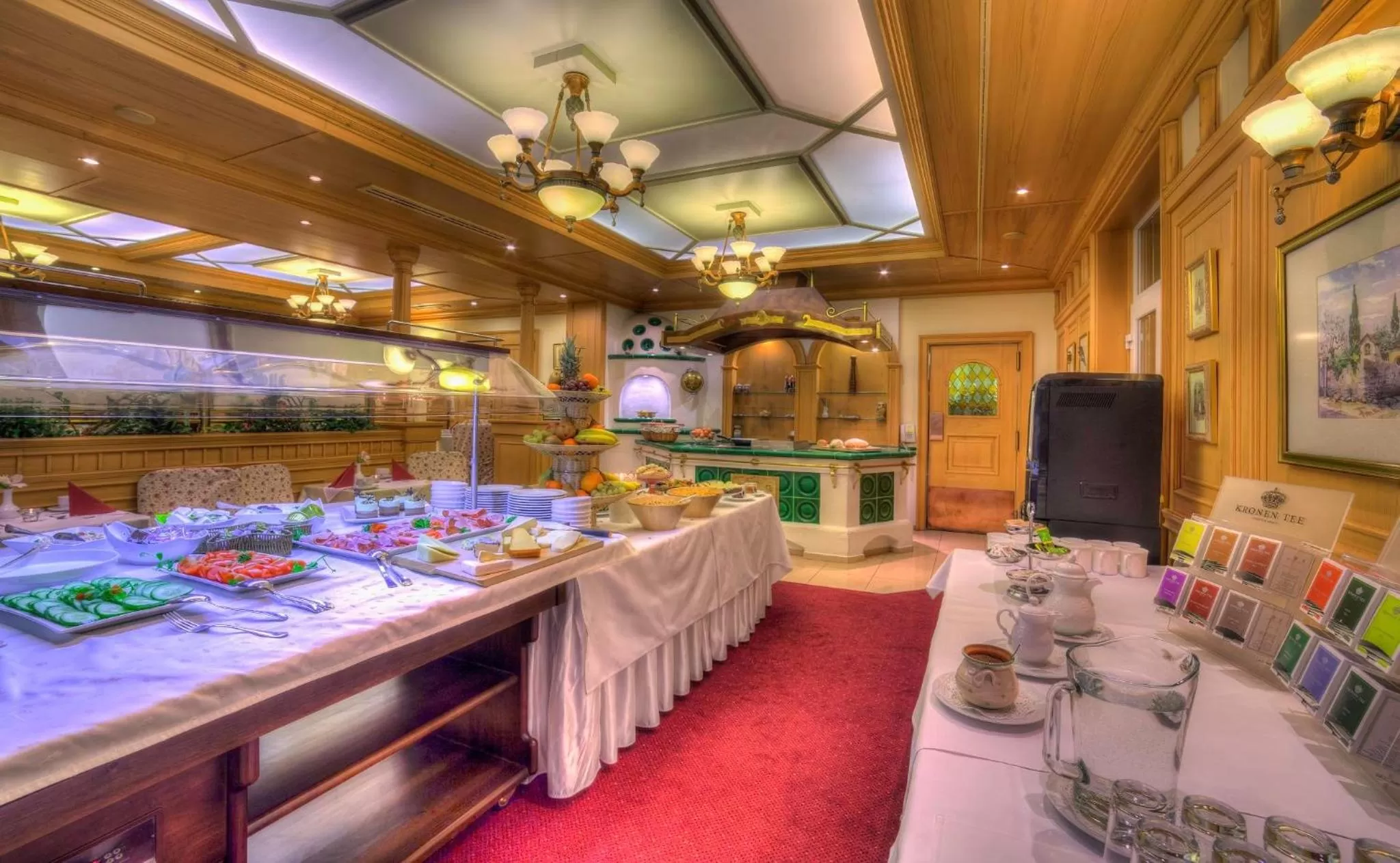 Buffet breakfast in Villa Medici Hotel & Restaurant