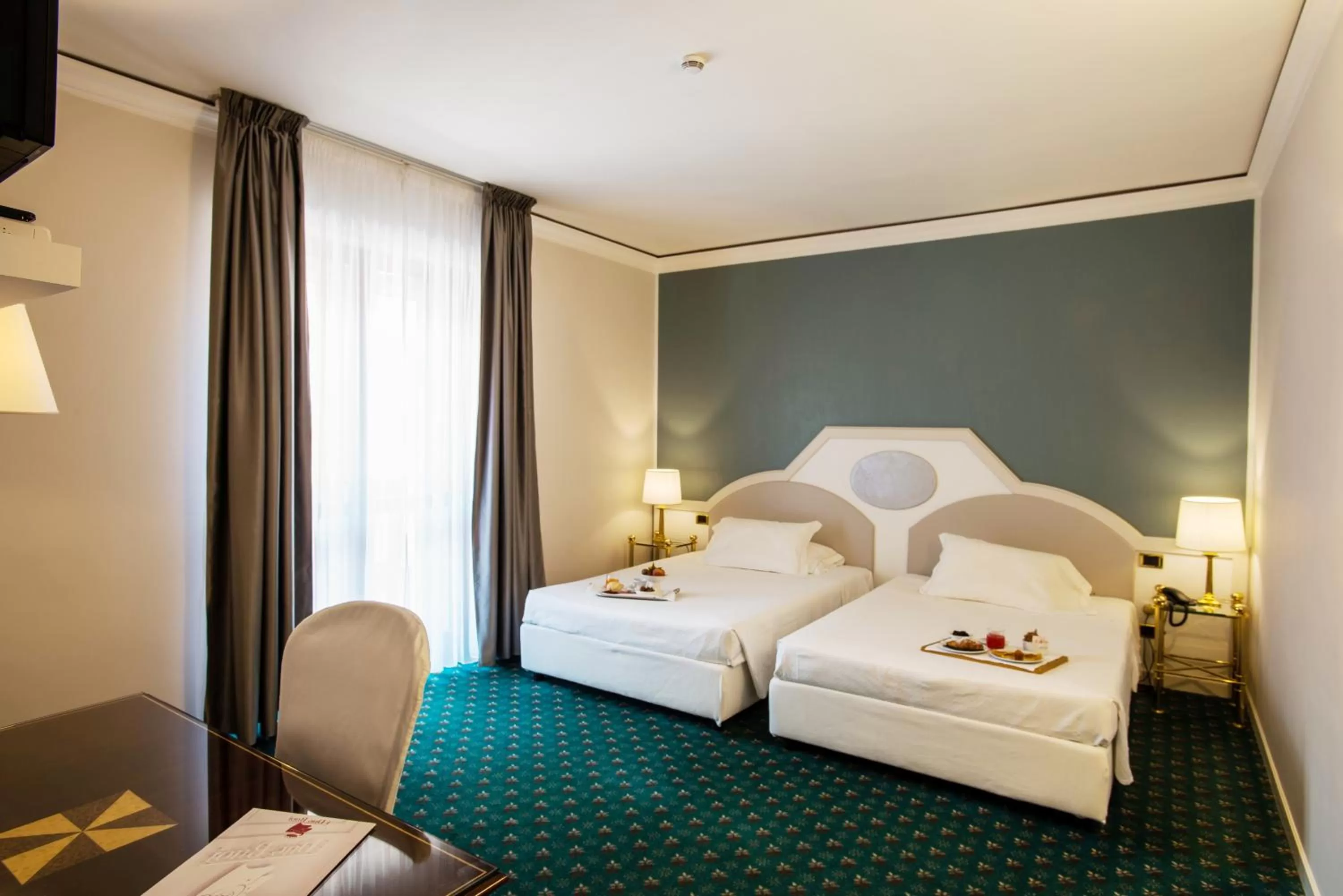 Photo of the whole room, Bed in Alli Due Buoi Rossi