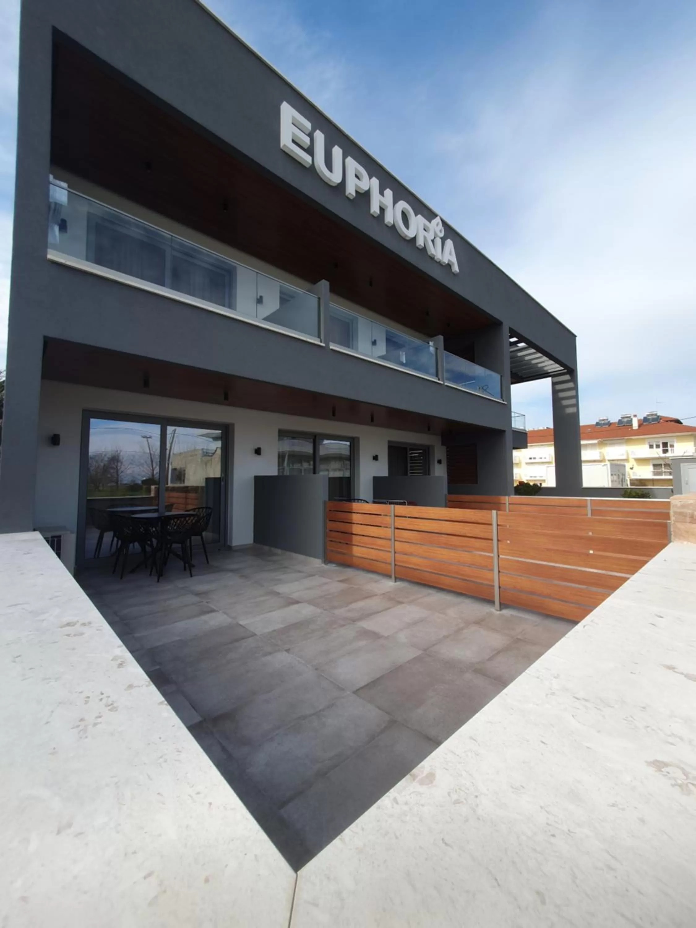 Property Building in EUPHORIA ''Staying in Pleasure''