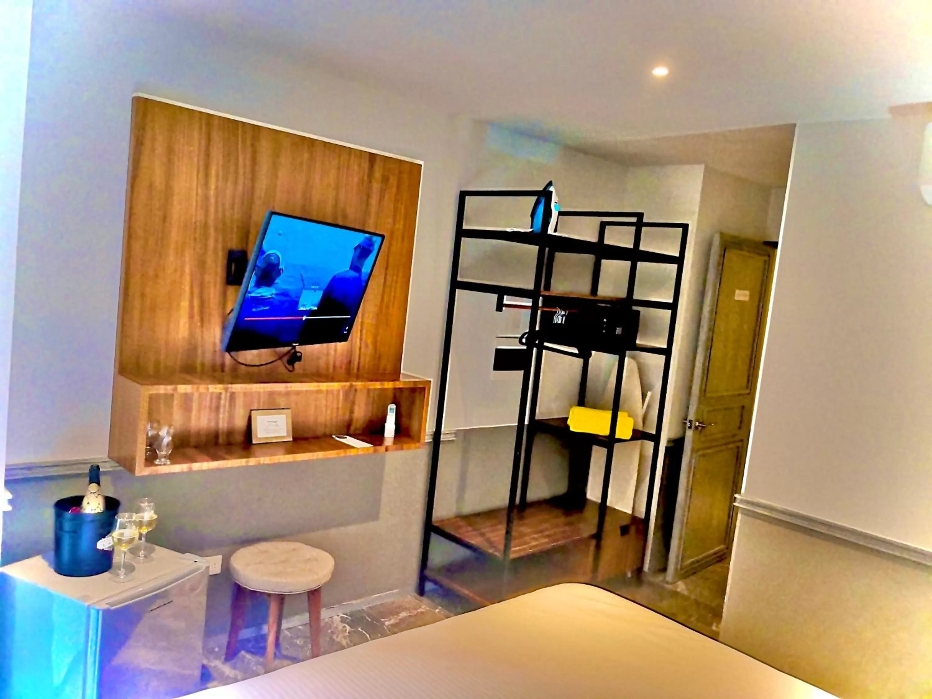 TV and multimedia, Bed in Singular Joy Vacation Rentals