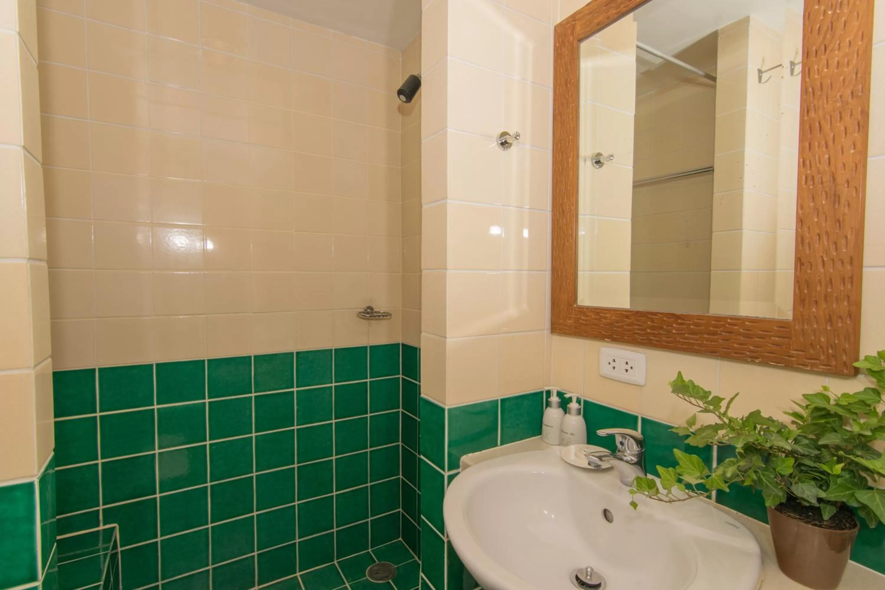 Bathroom in Veranda Lodge