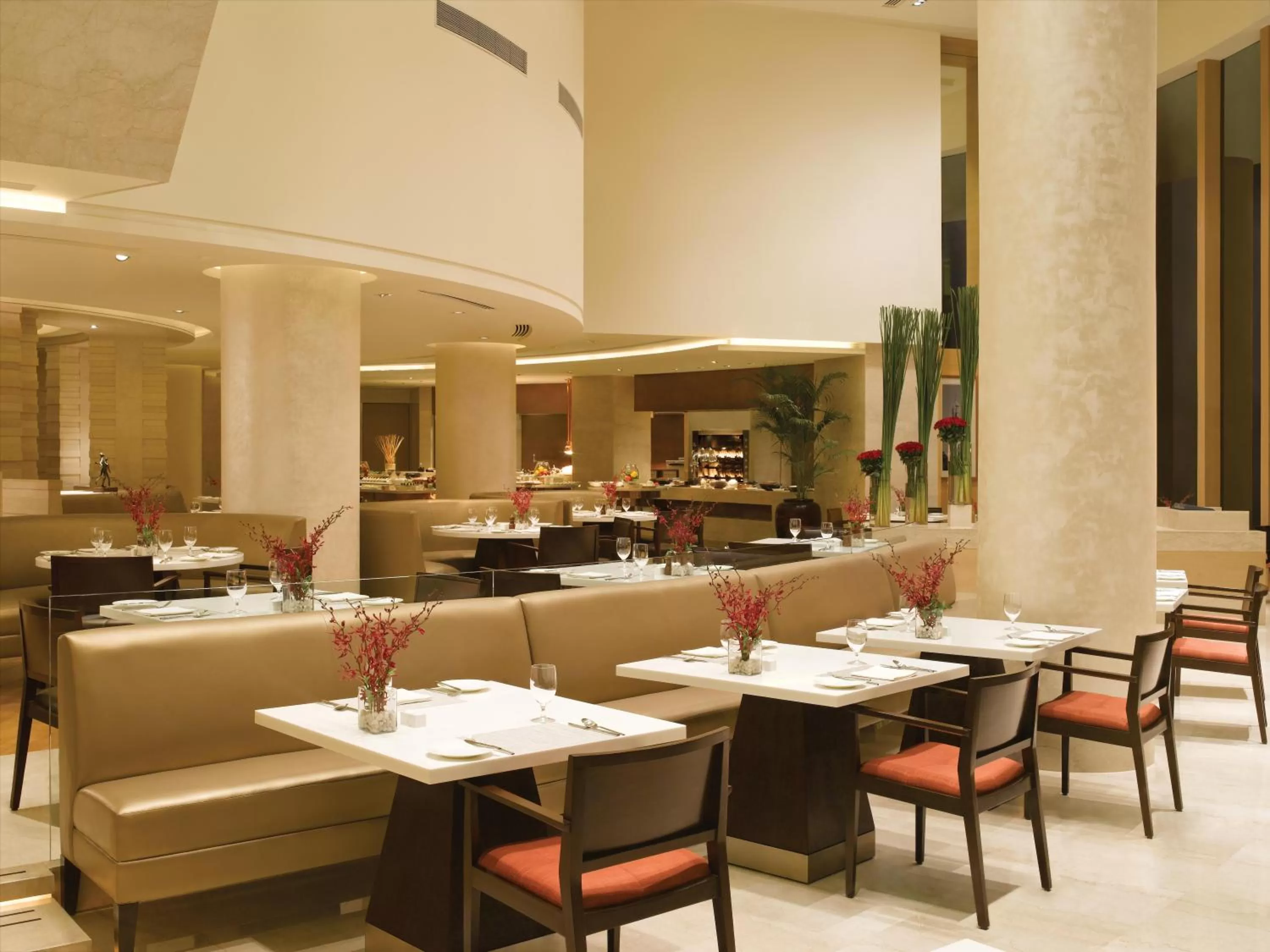 Restaurant/places to eat in Trident Bandra Kurla
