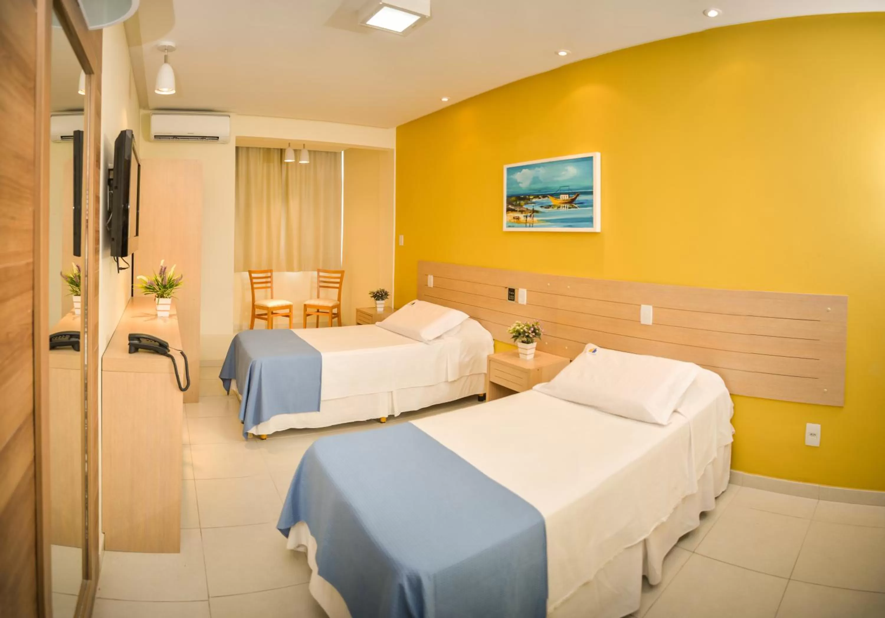 Standard Twin Room in Hit Hotel