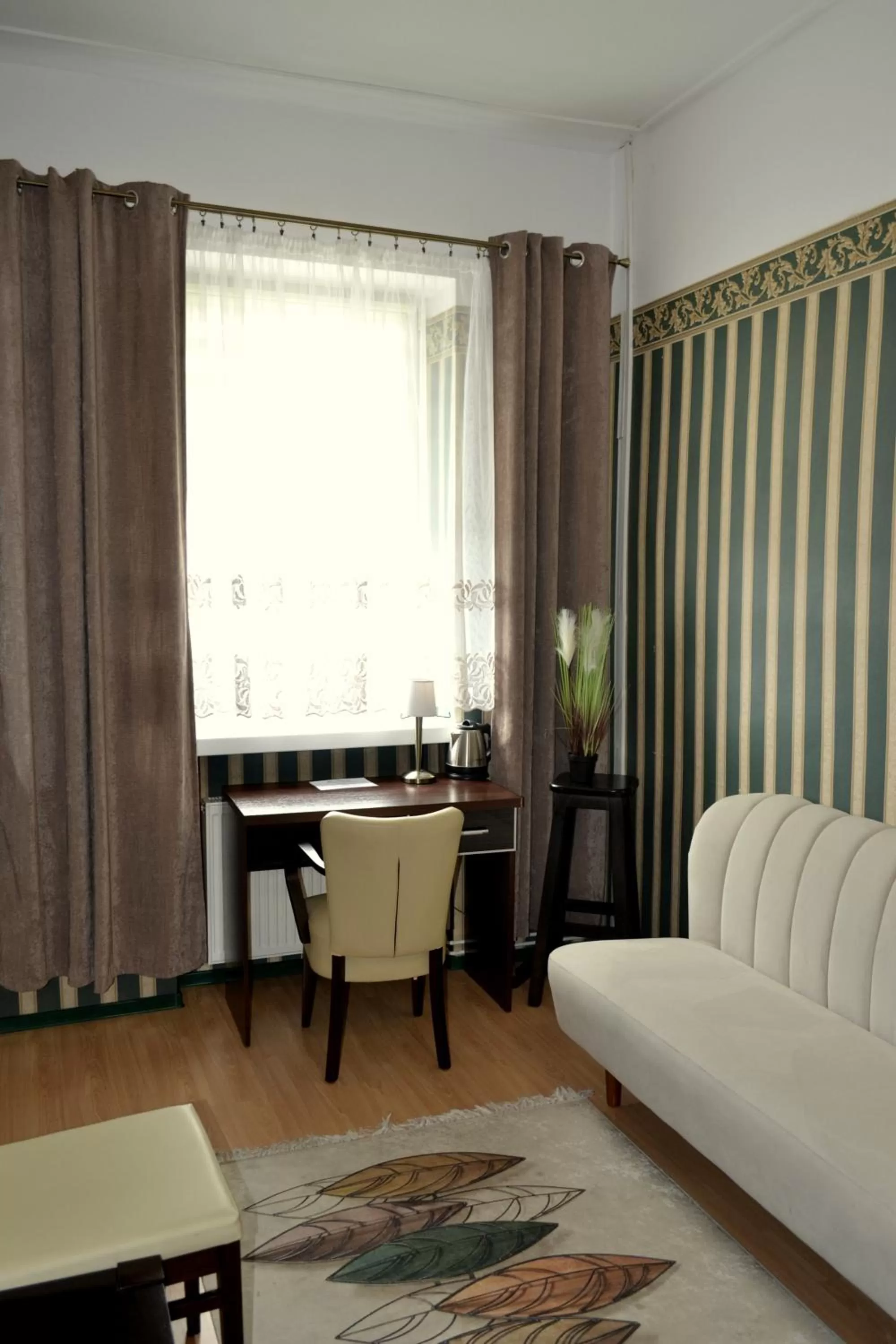 Seating area in Hotel Piast