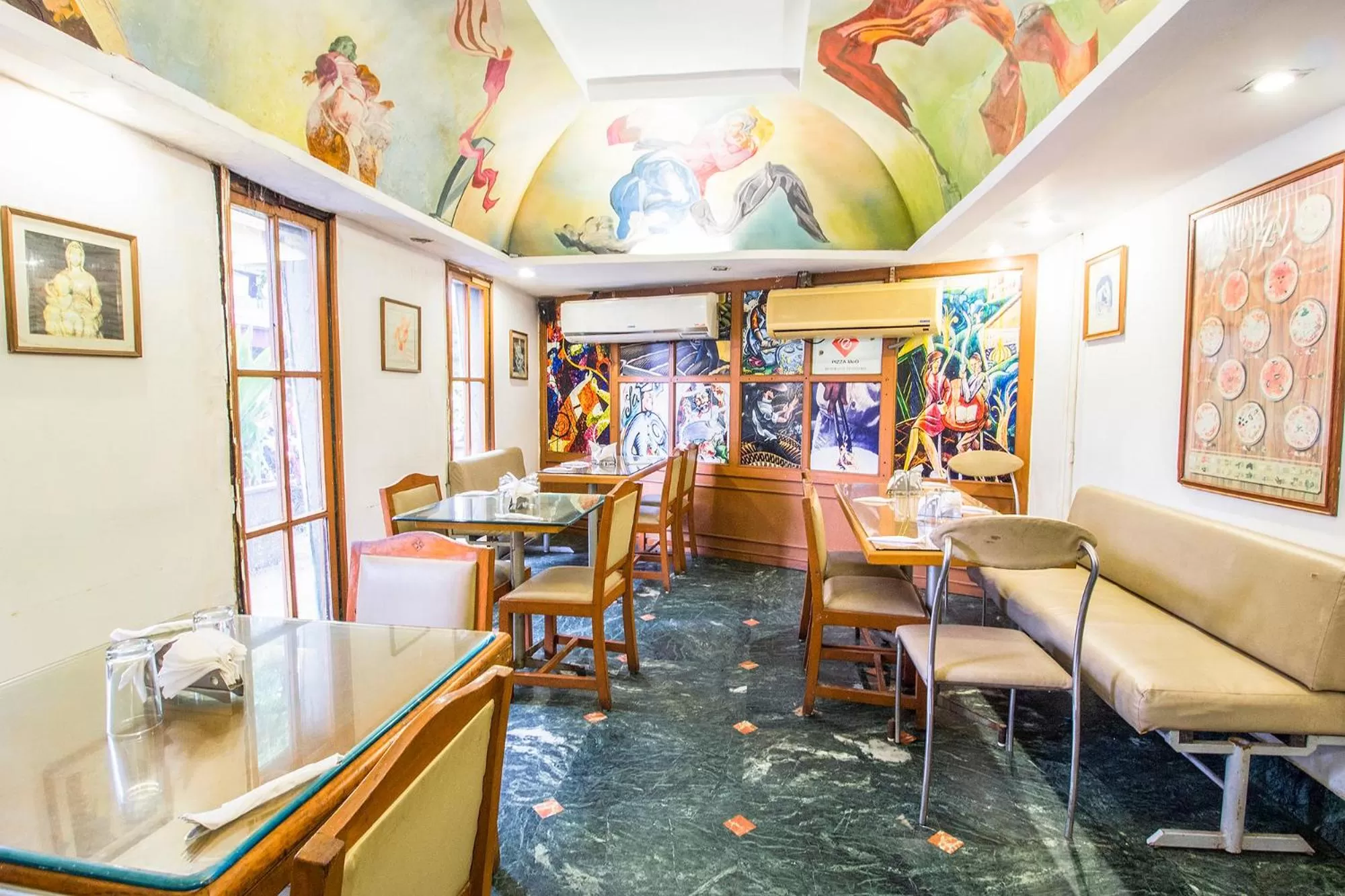 Restaurant/places to eat in FabHotel Kalyan