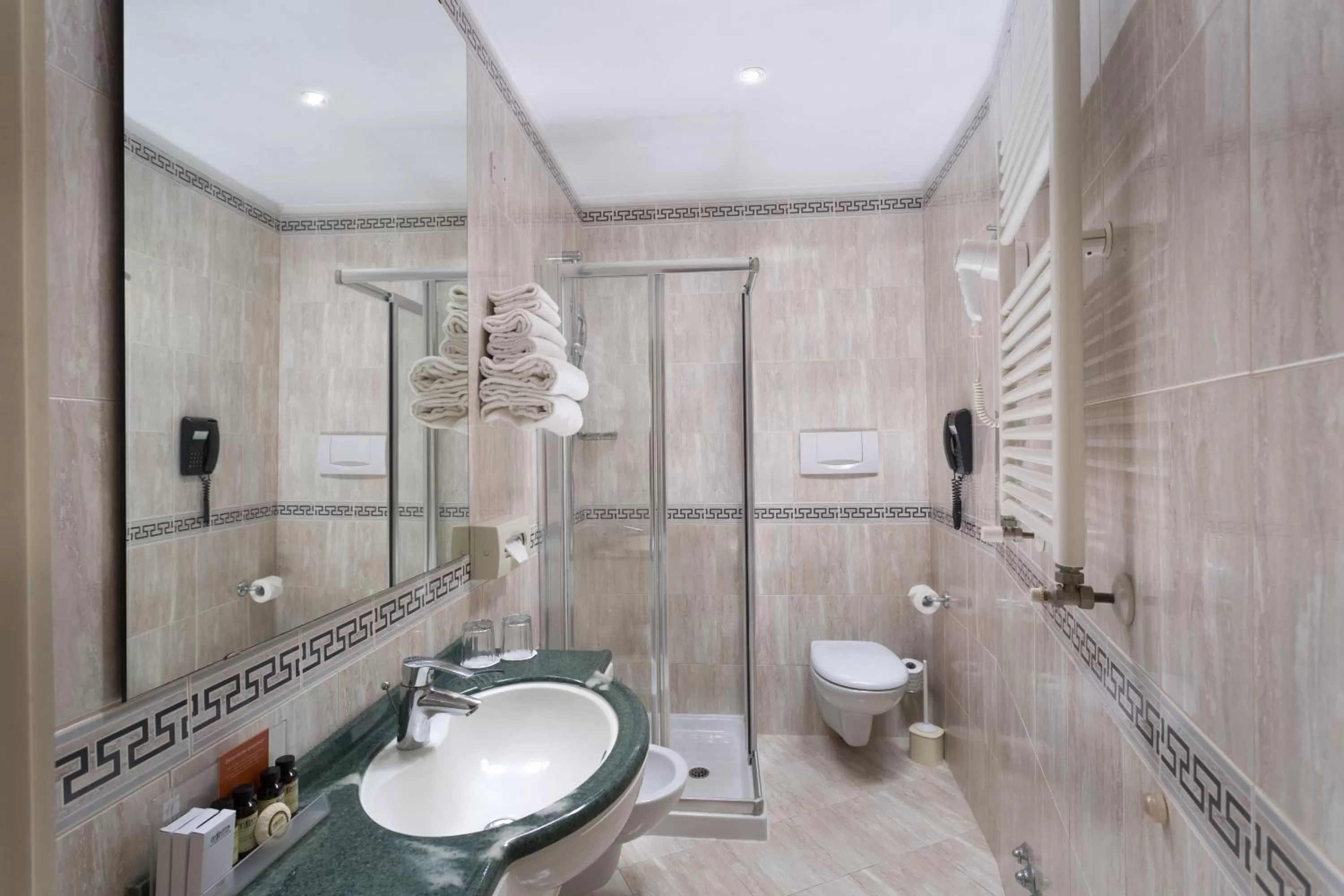 Shower in Hotel Imperiale Rimini & SPA