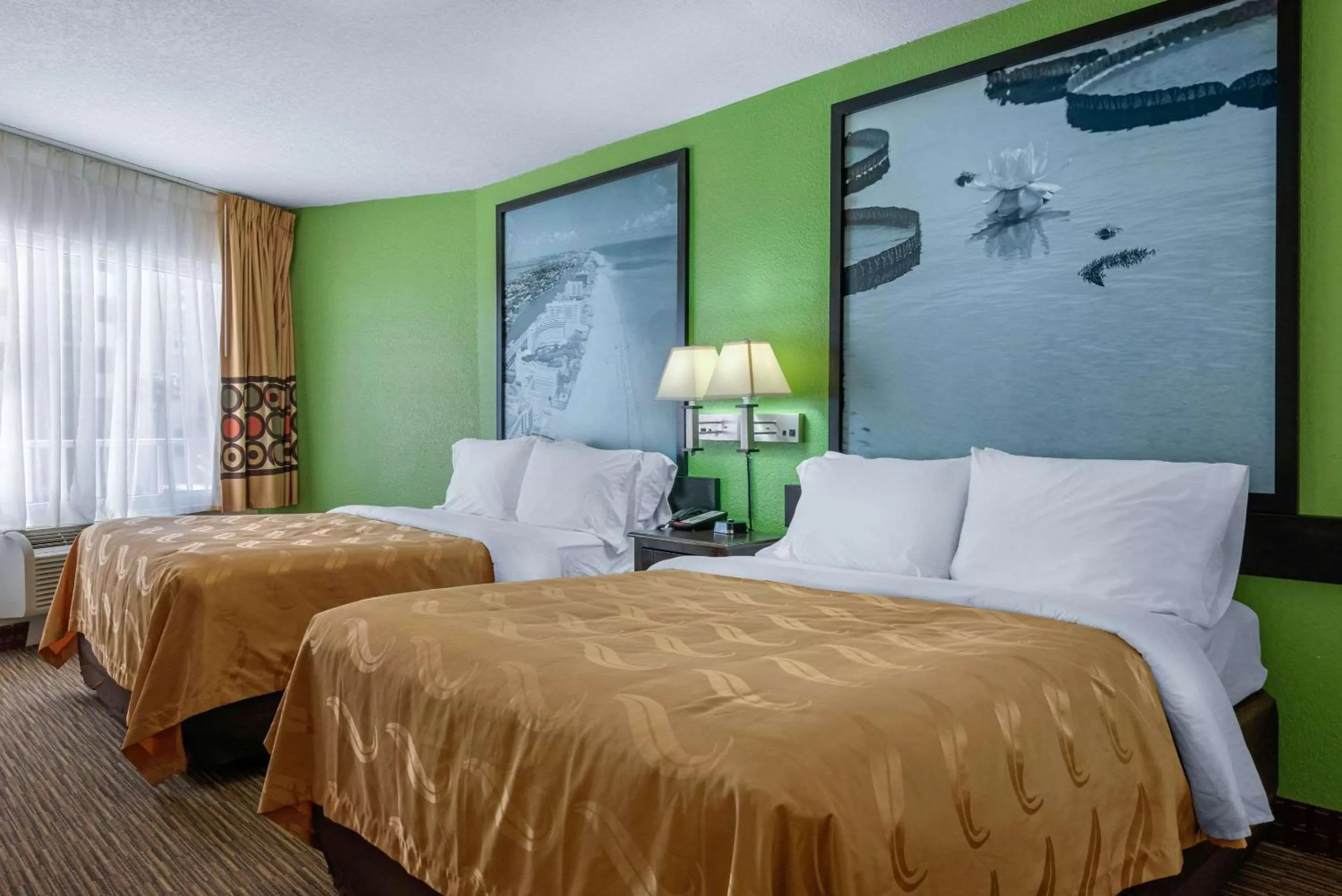 Photo of the whole room, Bed in Quality Inn Daytona Beach Oceanfront