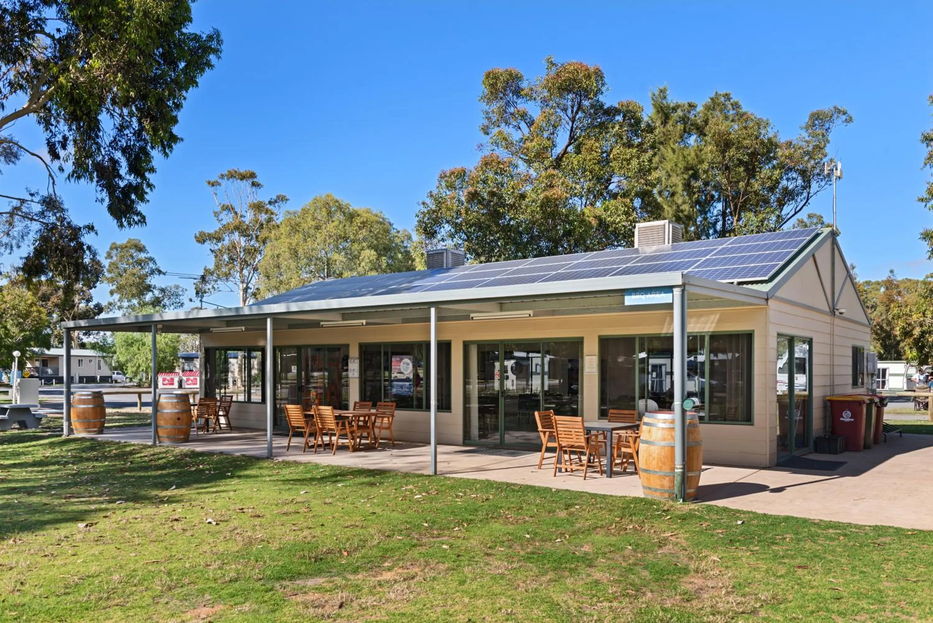 Communal kitchen in Discovery Parks - Barossa Valley