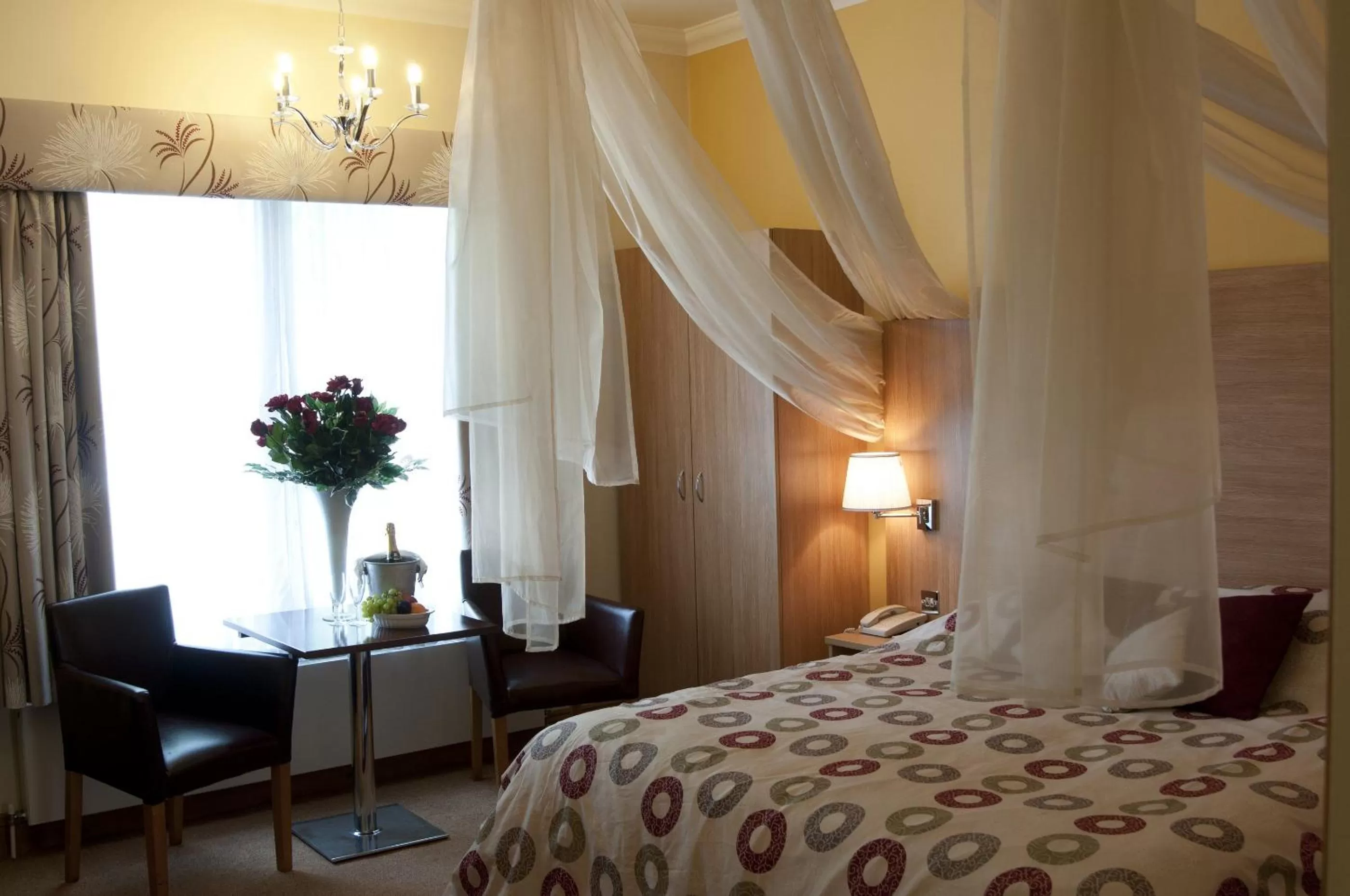 Bed in The Queensgate Hotel