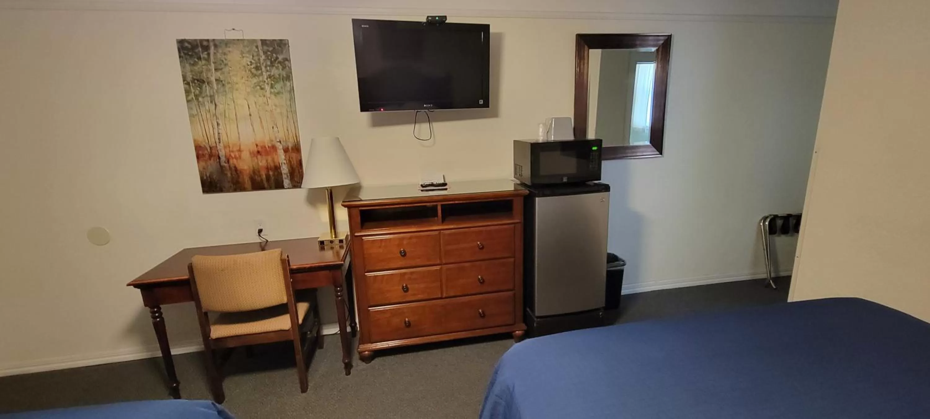 TV/Entertainment Center in Husker Inn