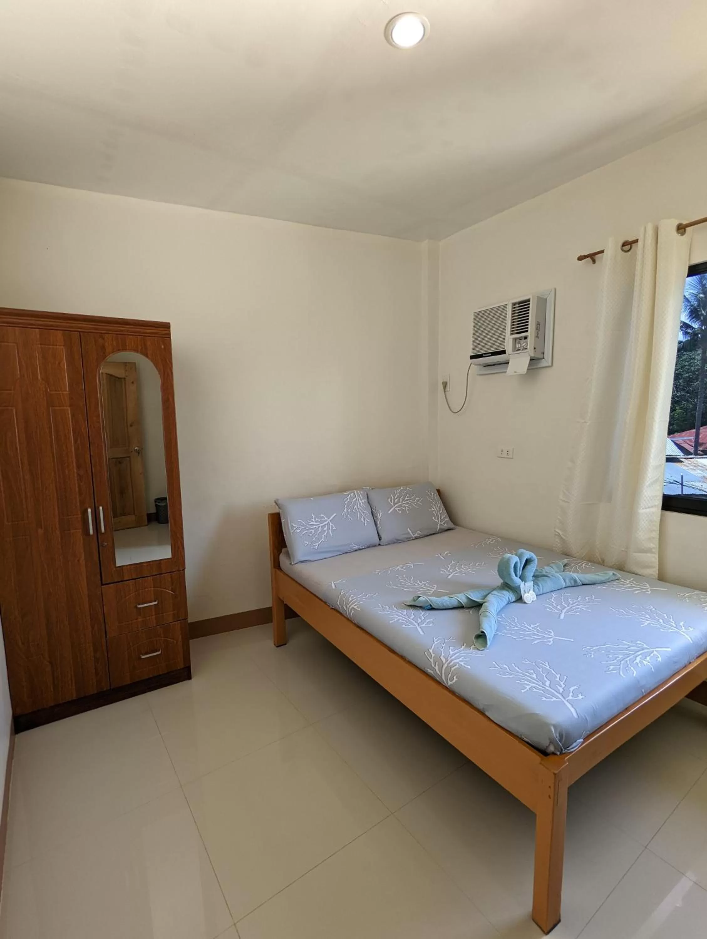 Bed in Charlina Inn Panglao