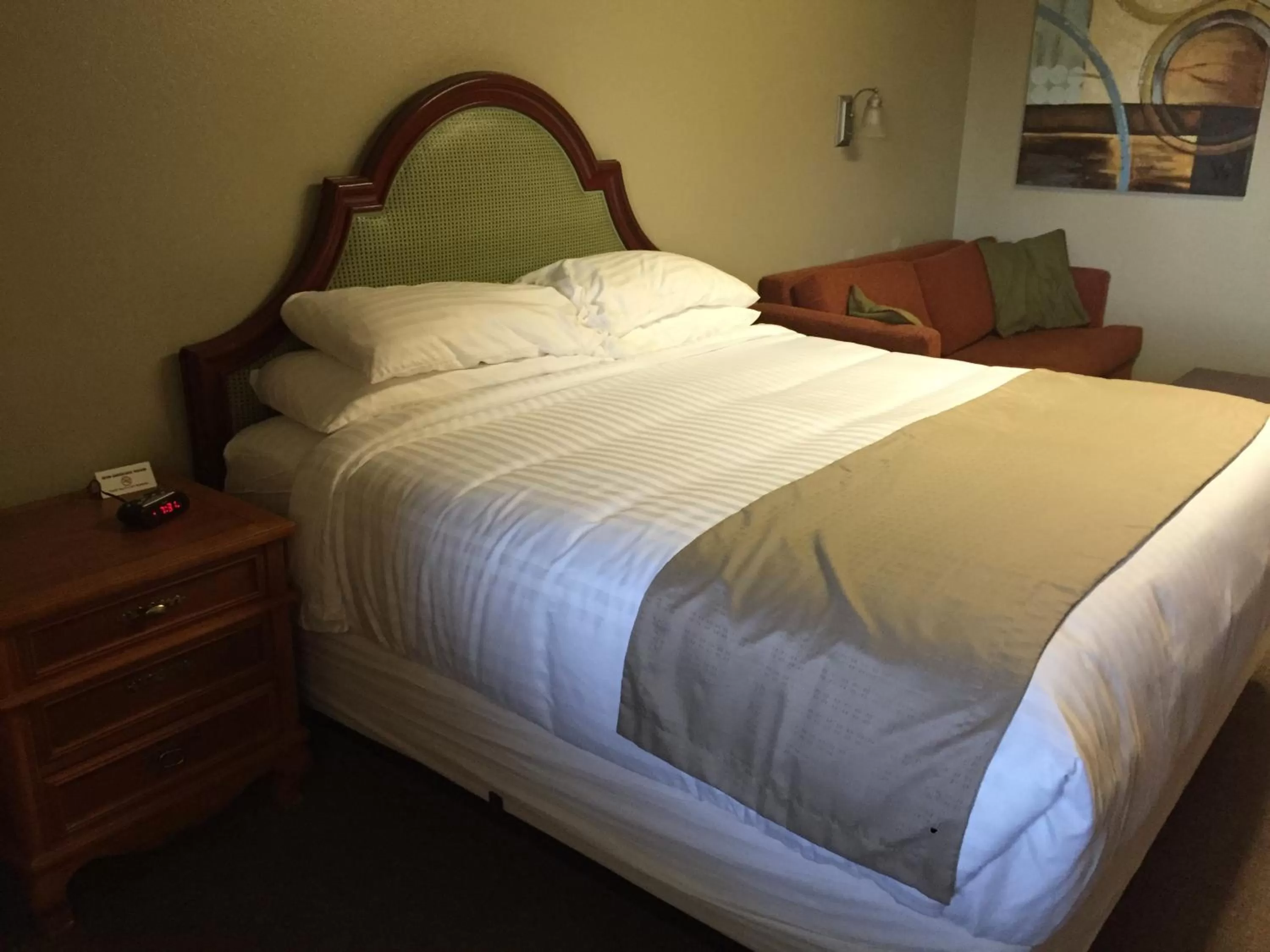 Bed in Gateway Inn