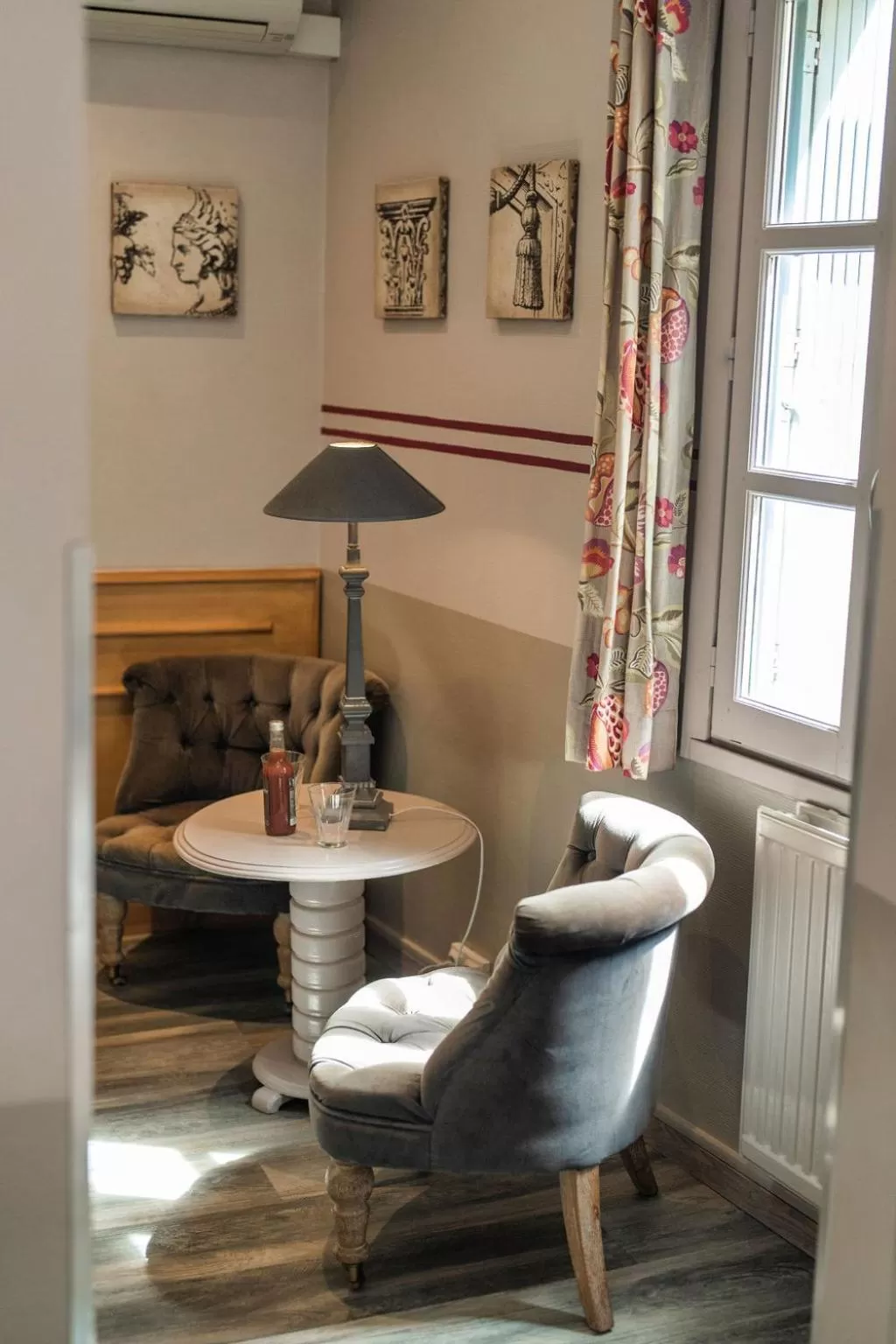 Seating area in Garlande Hôtel Avignon Centre