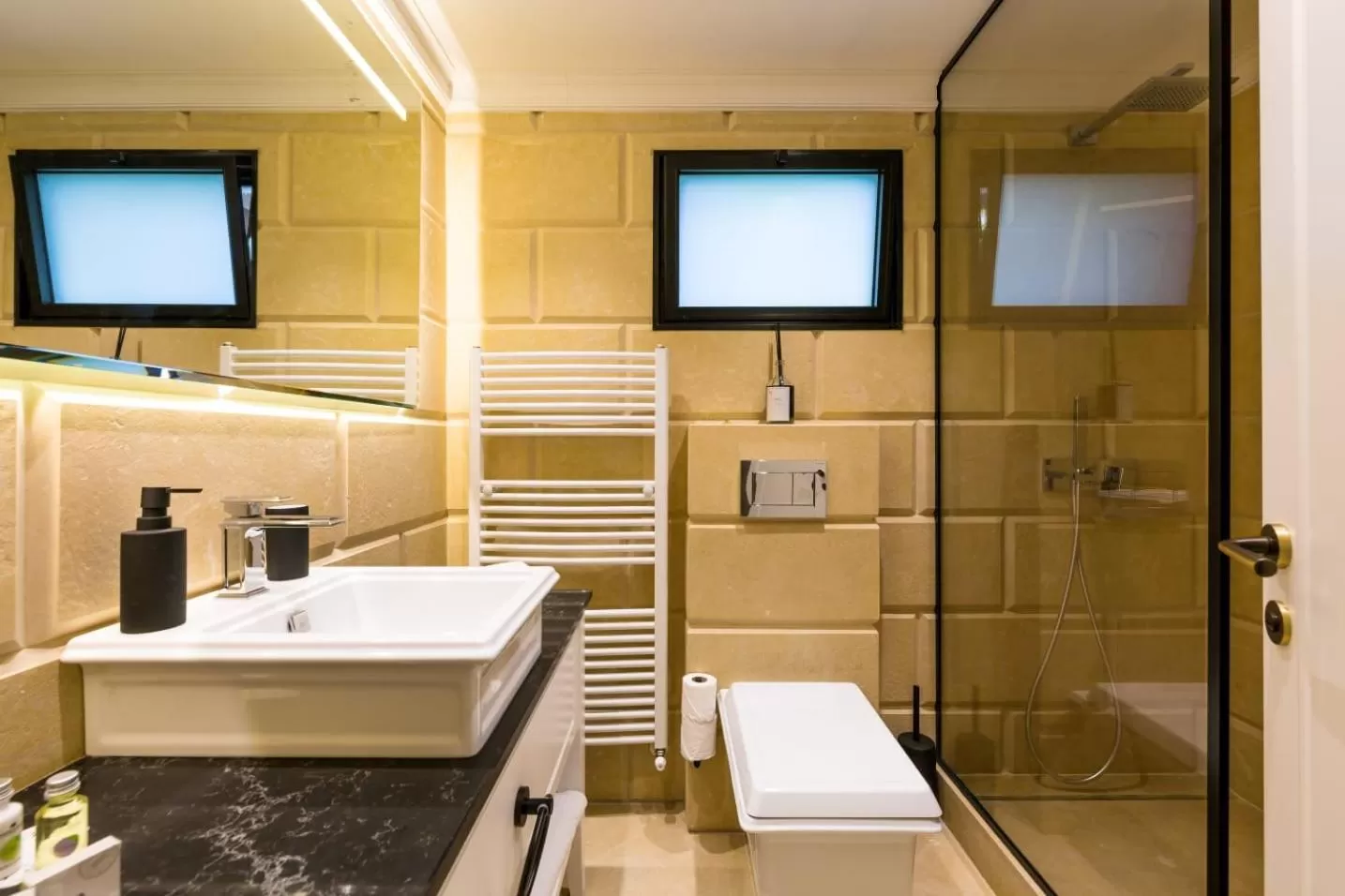 Shower in Villa Galilee Boutique Hotel and Spa