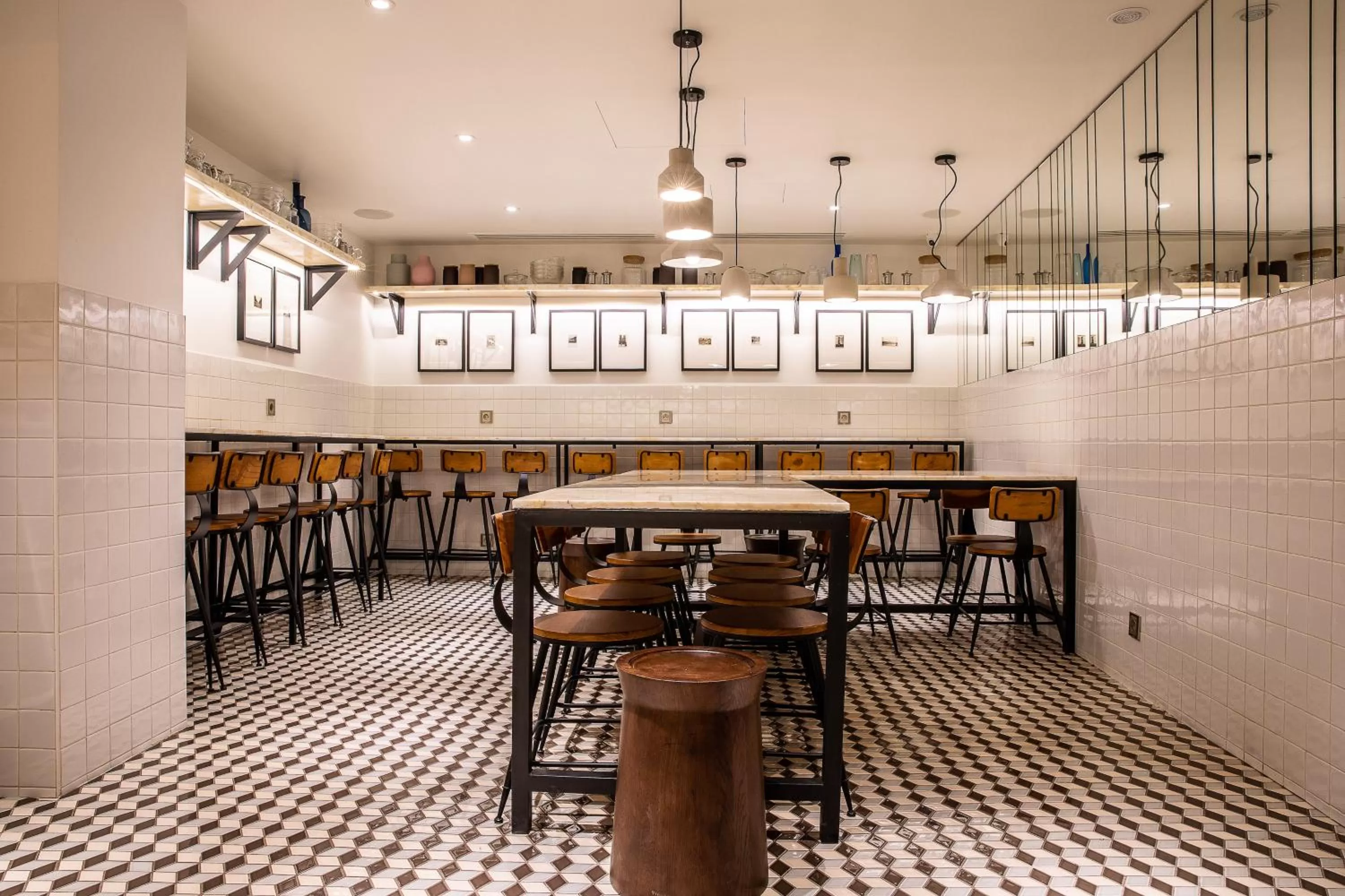 Restaurant/places to eat in Rose Bourbon