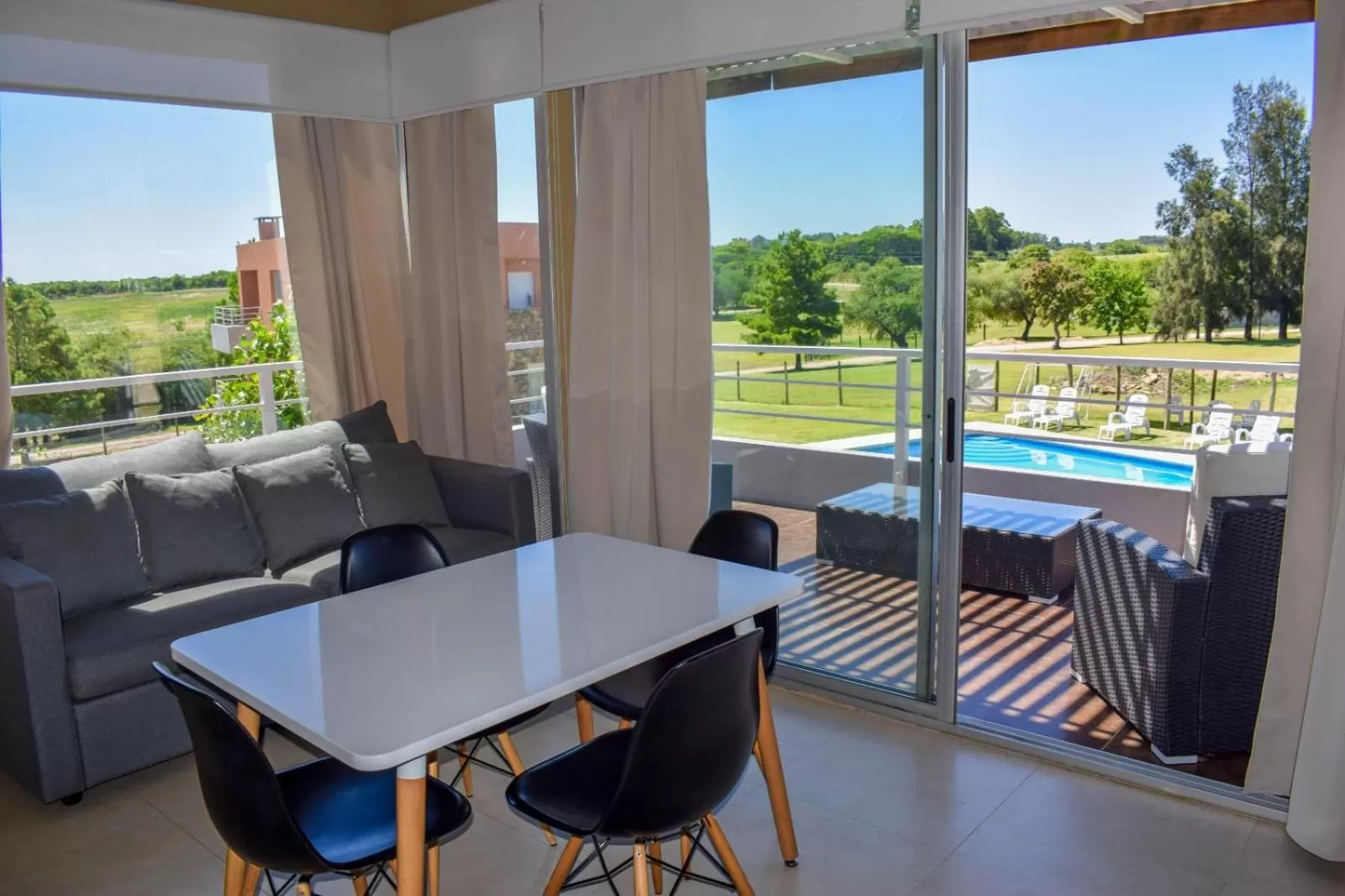 Lomas del Real Aparthotel