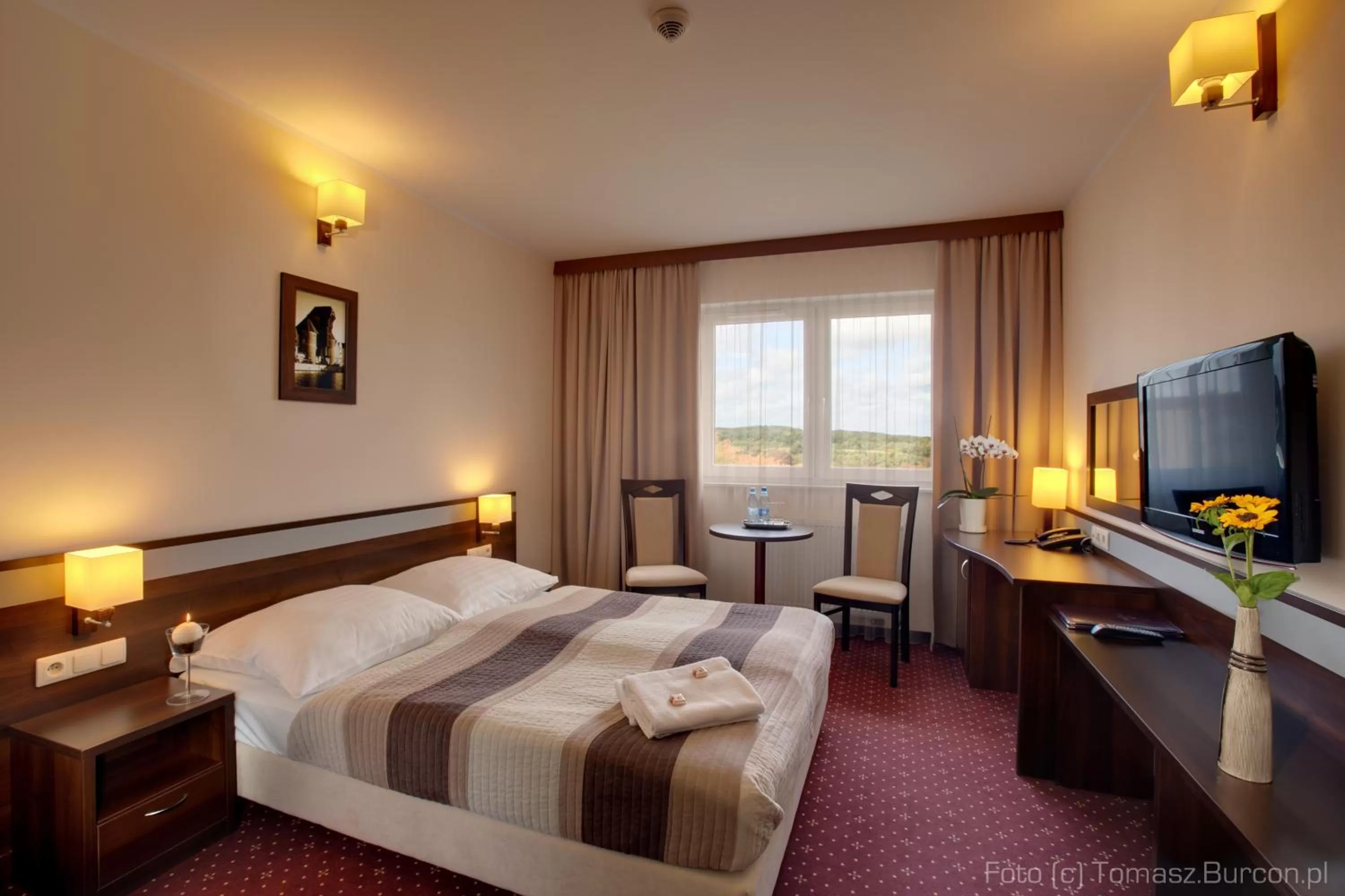 Photo of the whole room, Bed in Amber Hotel