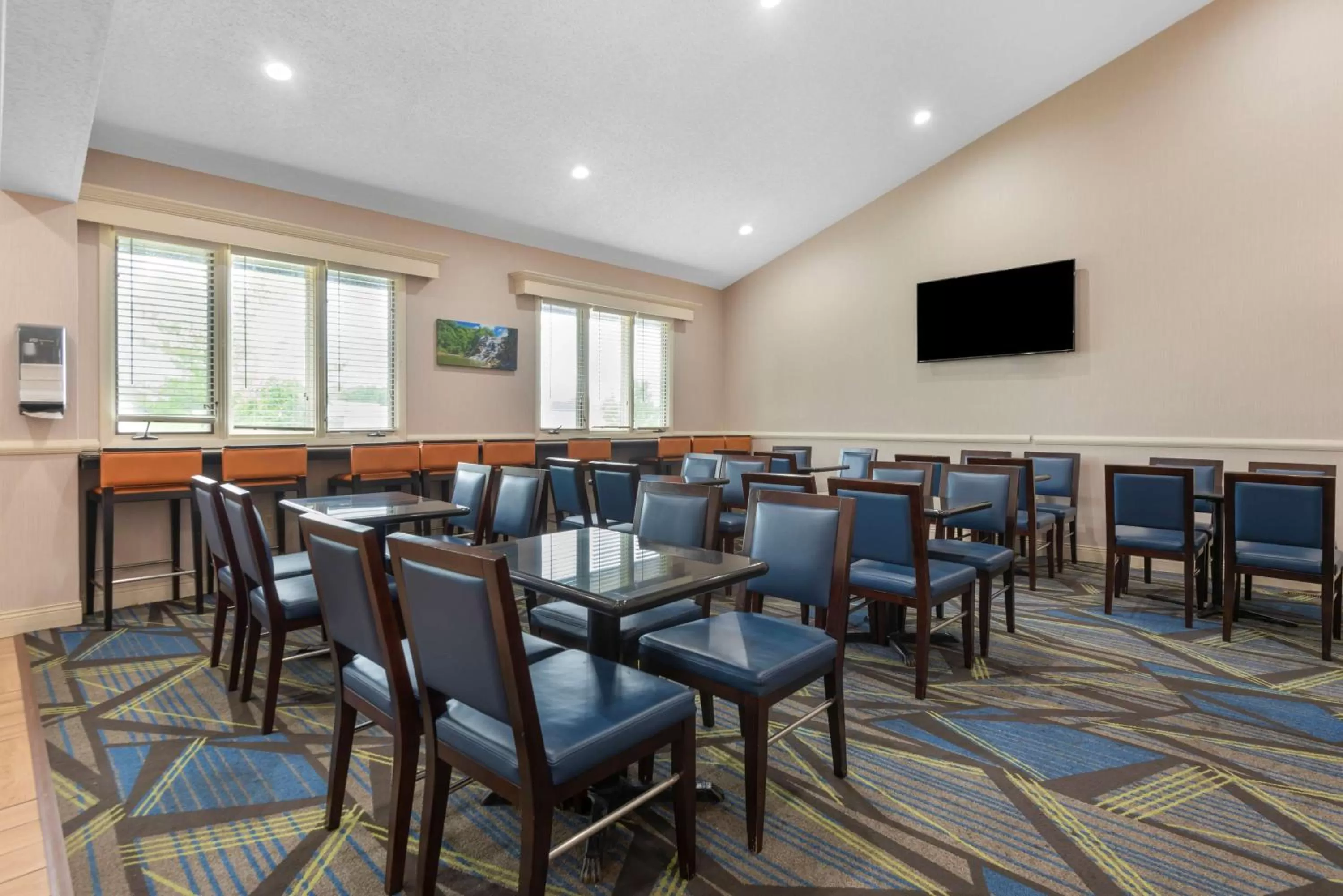 Breakfast in Best Western University Inn