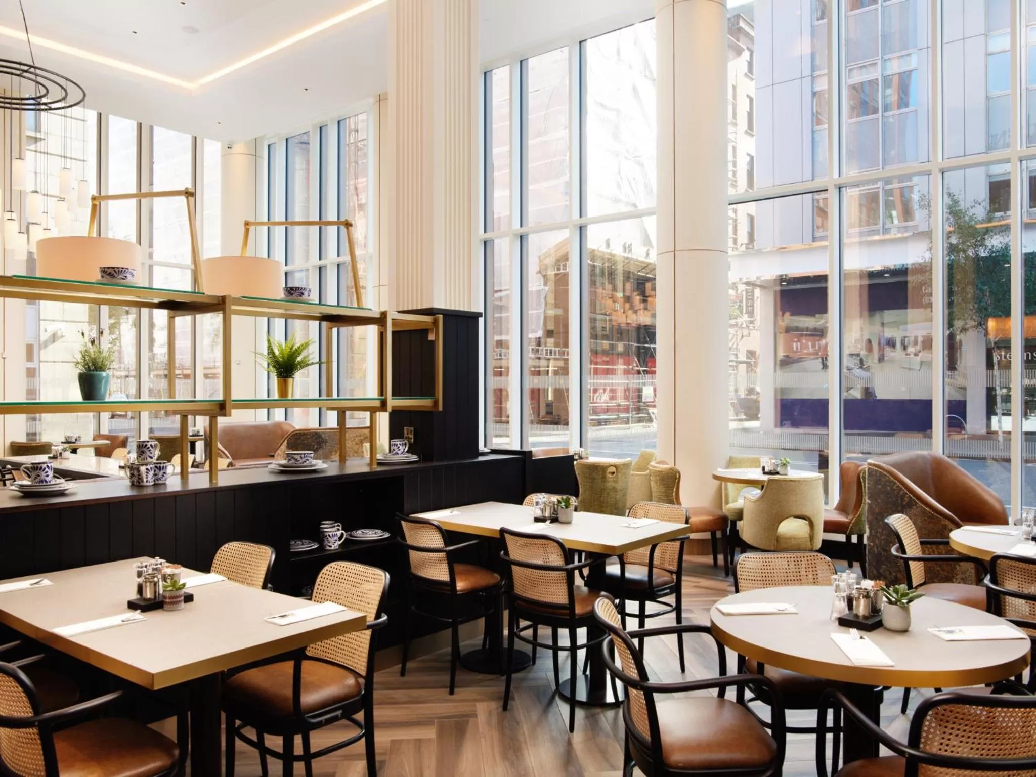 Restaurant/places to eat in Grand Central Hotel Belfast