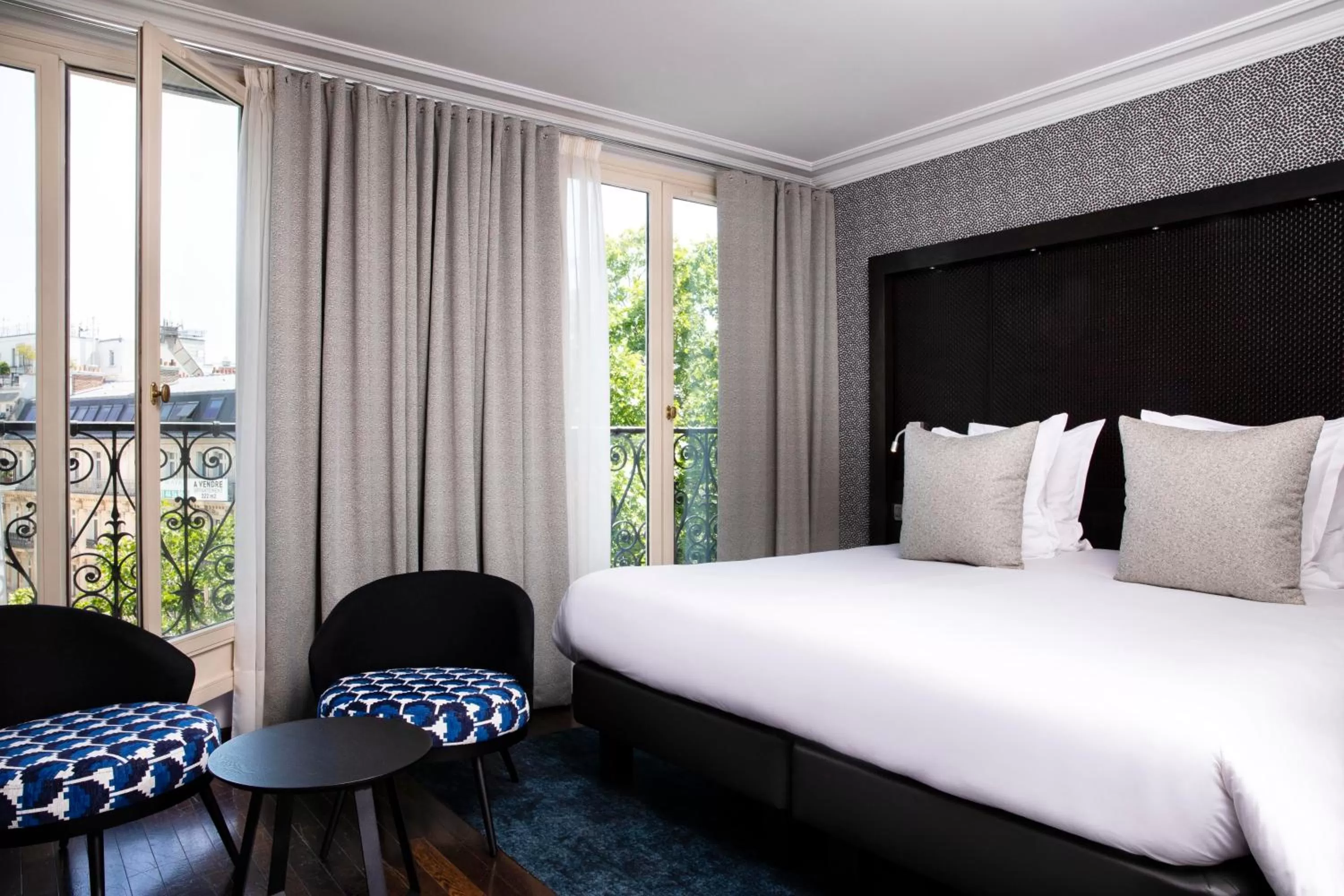 Decorative detail, Bed in Hôtel Elysées Régencia