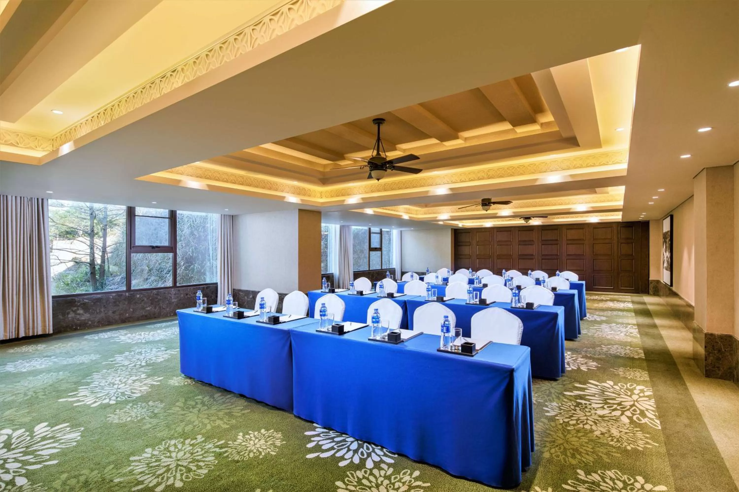 Meeting/conference room in Hilton Sanqingshan Resort